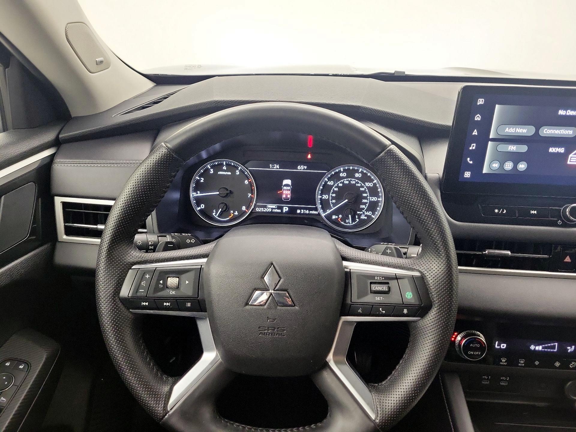 Thumbnail: 2025 Mitsubishi Outlander - 10