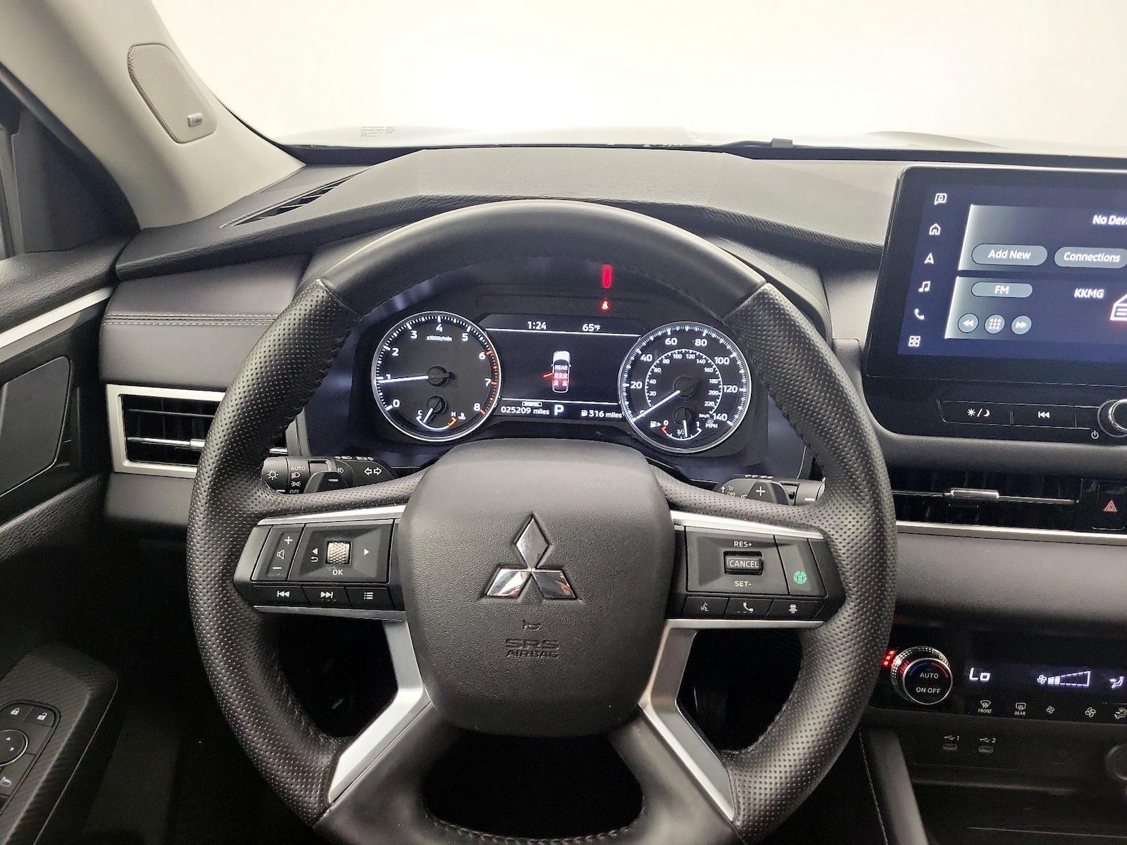 2025 Mitsubishi Outlander SE - Photo 11