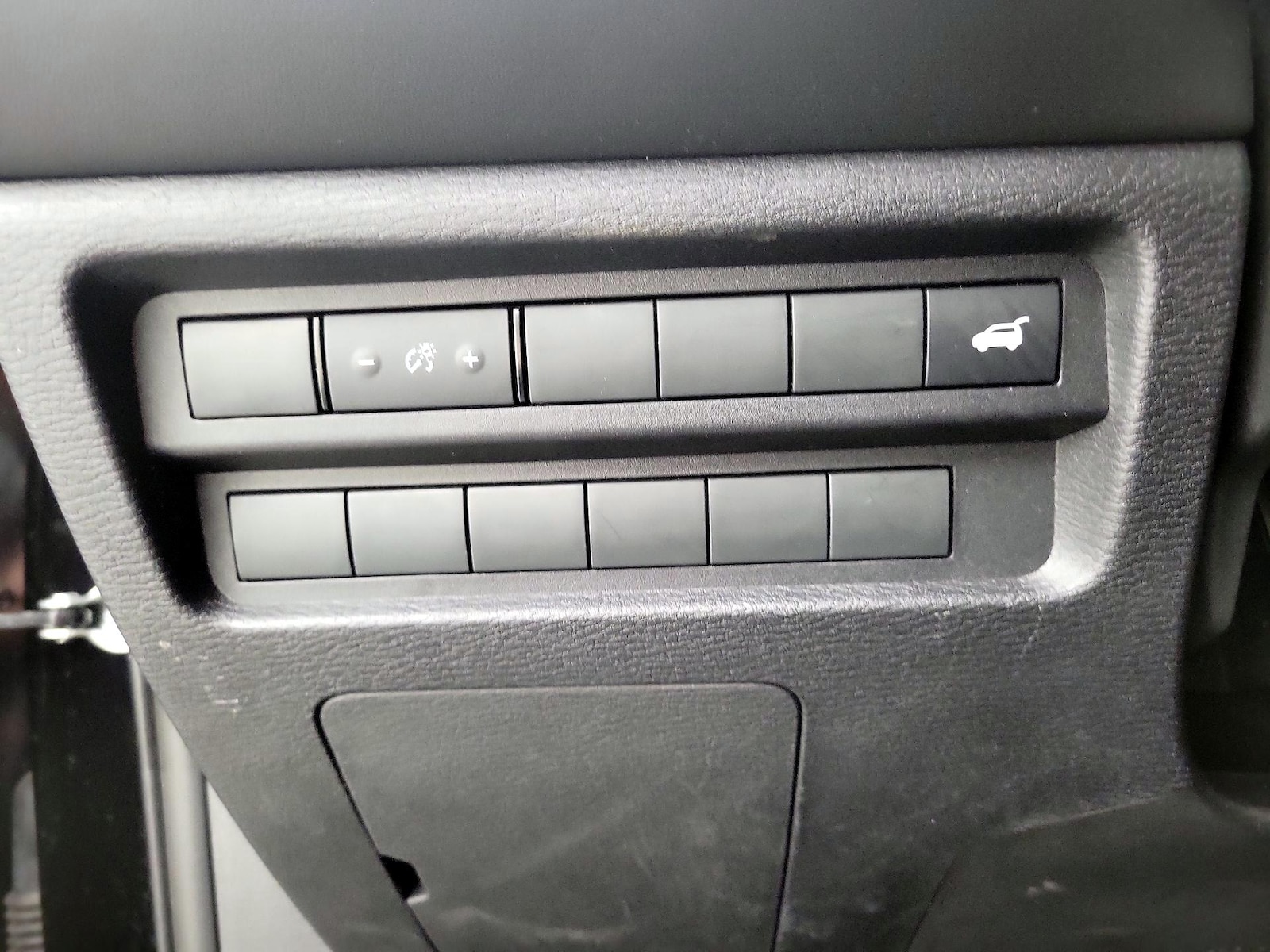 2025 Mitsubishi Outlander SE - Photo 14