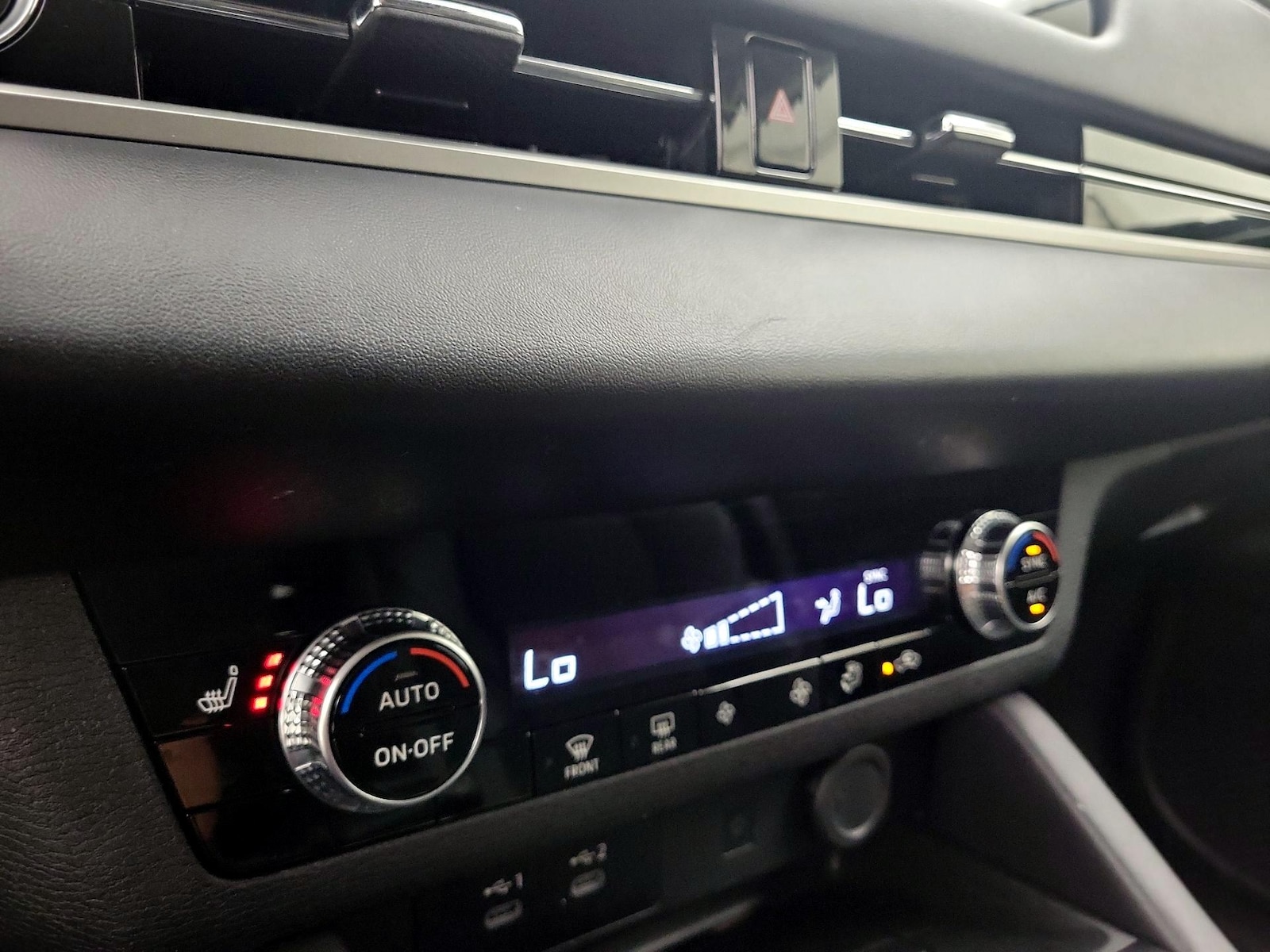2025 Mitsubishi Outlander SE - Photo 18