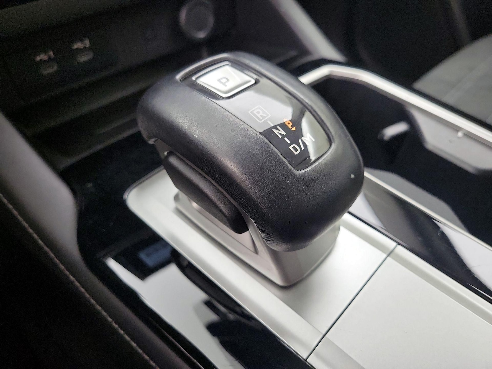 2025 Mitsubishi Outlander SE - Photo 19