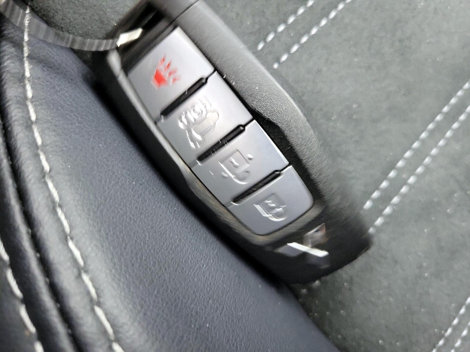 2025 Mitsubishi Outlander SE - Photo 25
