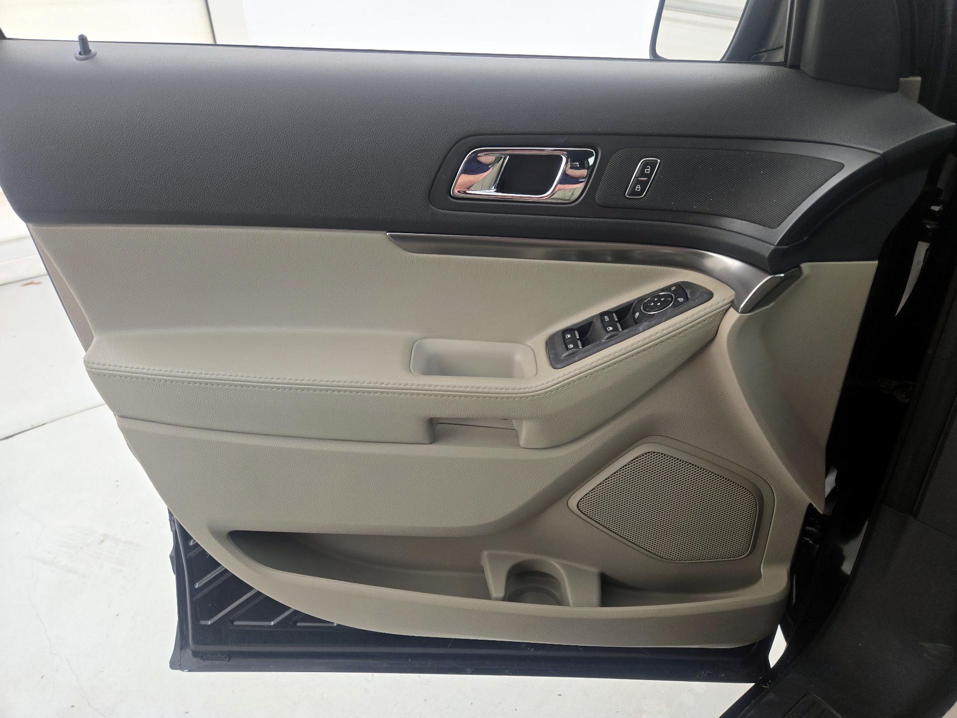 Thumbnail: 2014 Ford Explorer - 12