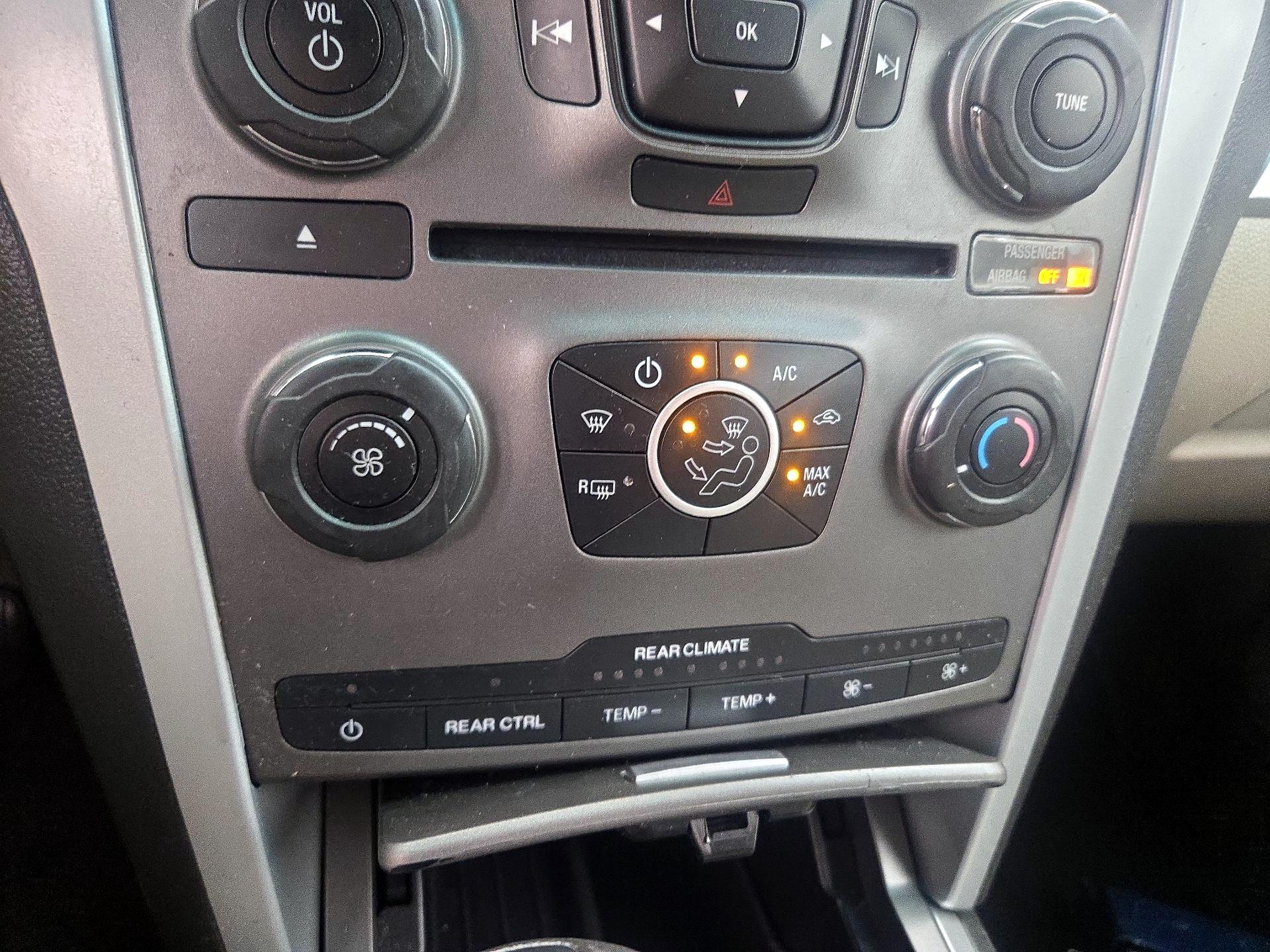 Thumbnail: 2014 Ford Explorer - 15