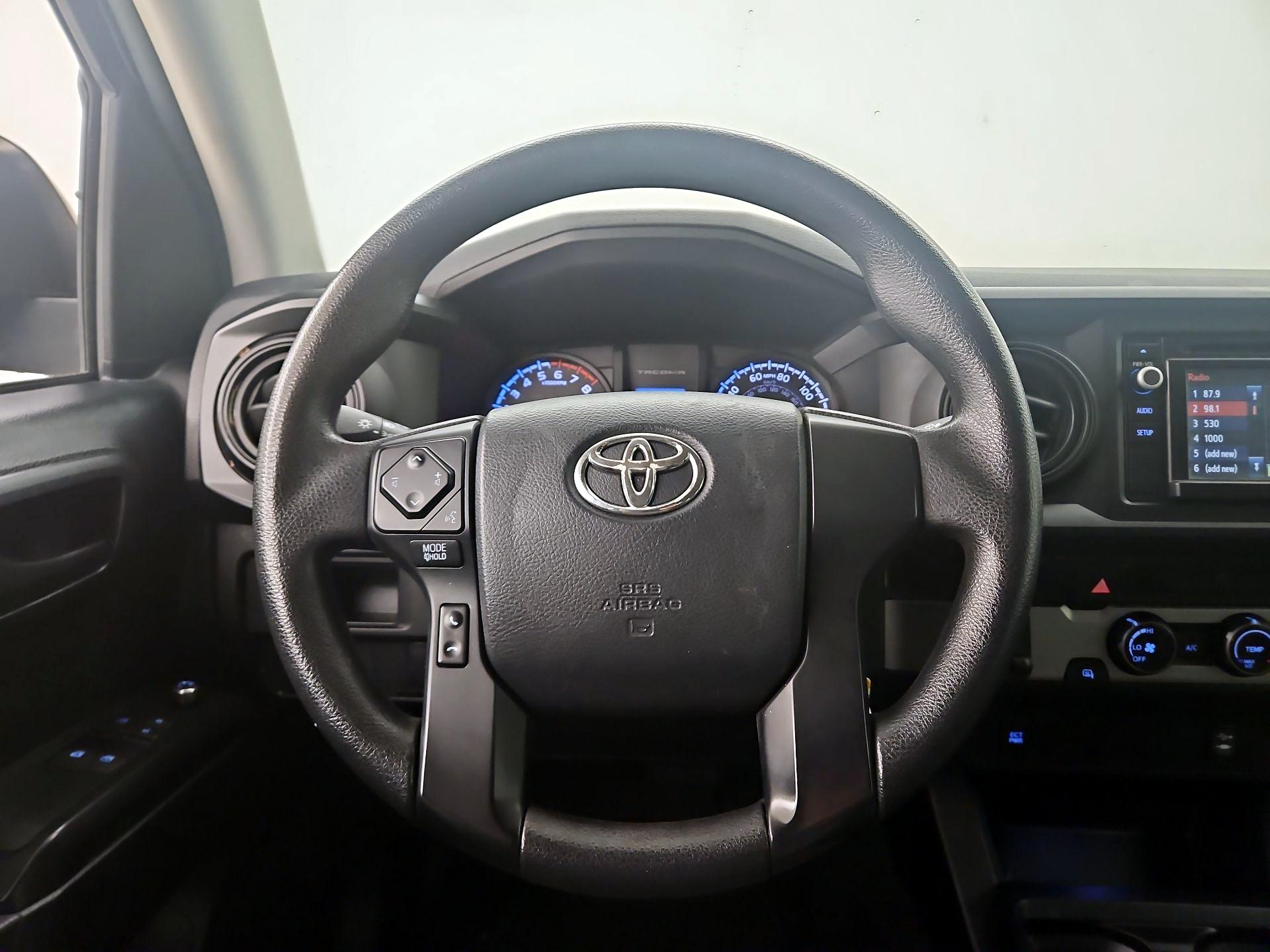 Thumbnail: 2016 Toyota Tacoma - 10