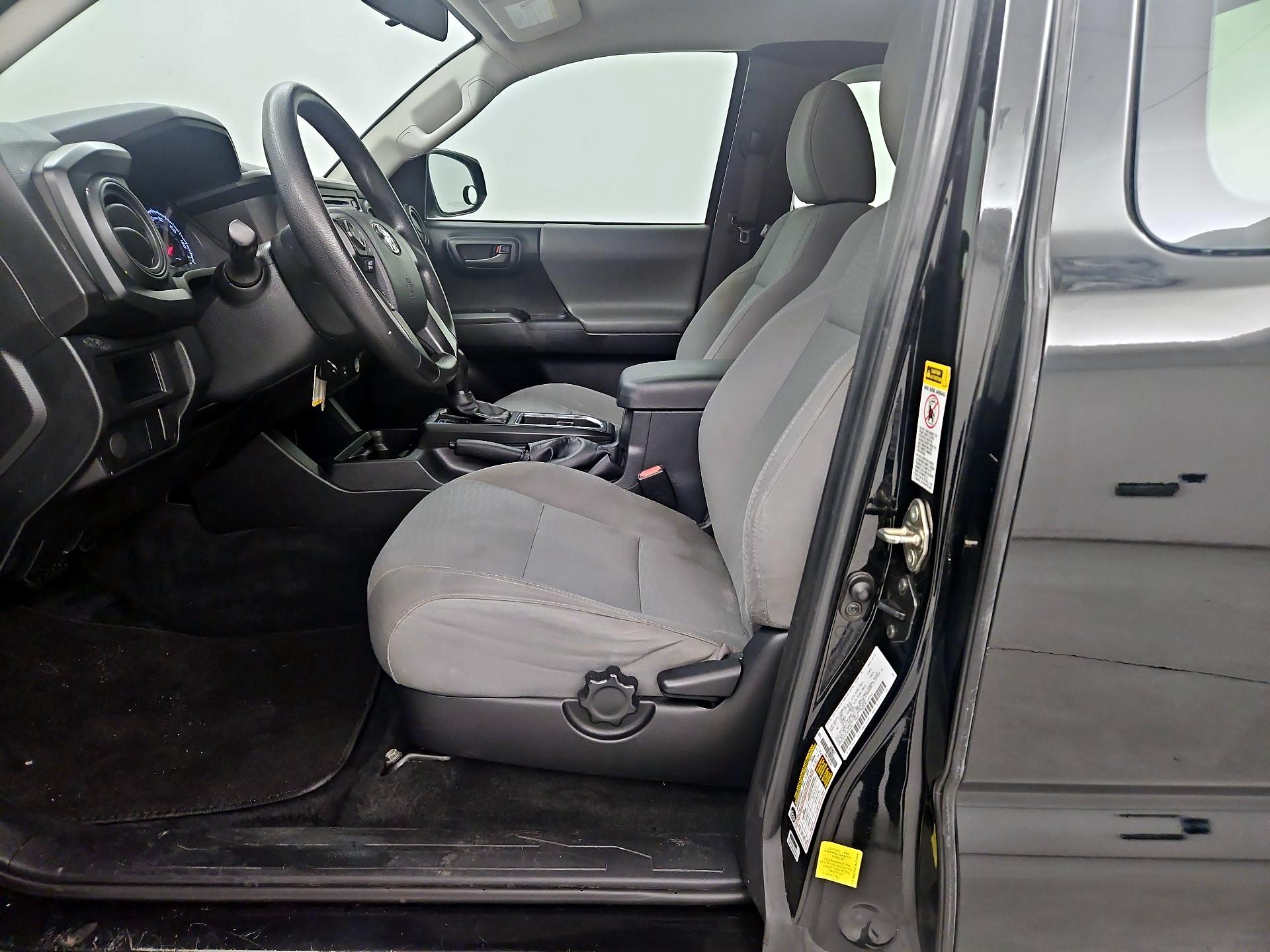 Thumbnail: 2016 Toyota Tacoma - 11