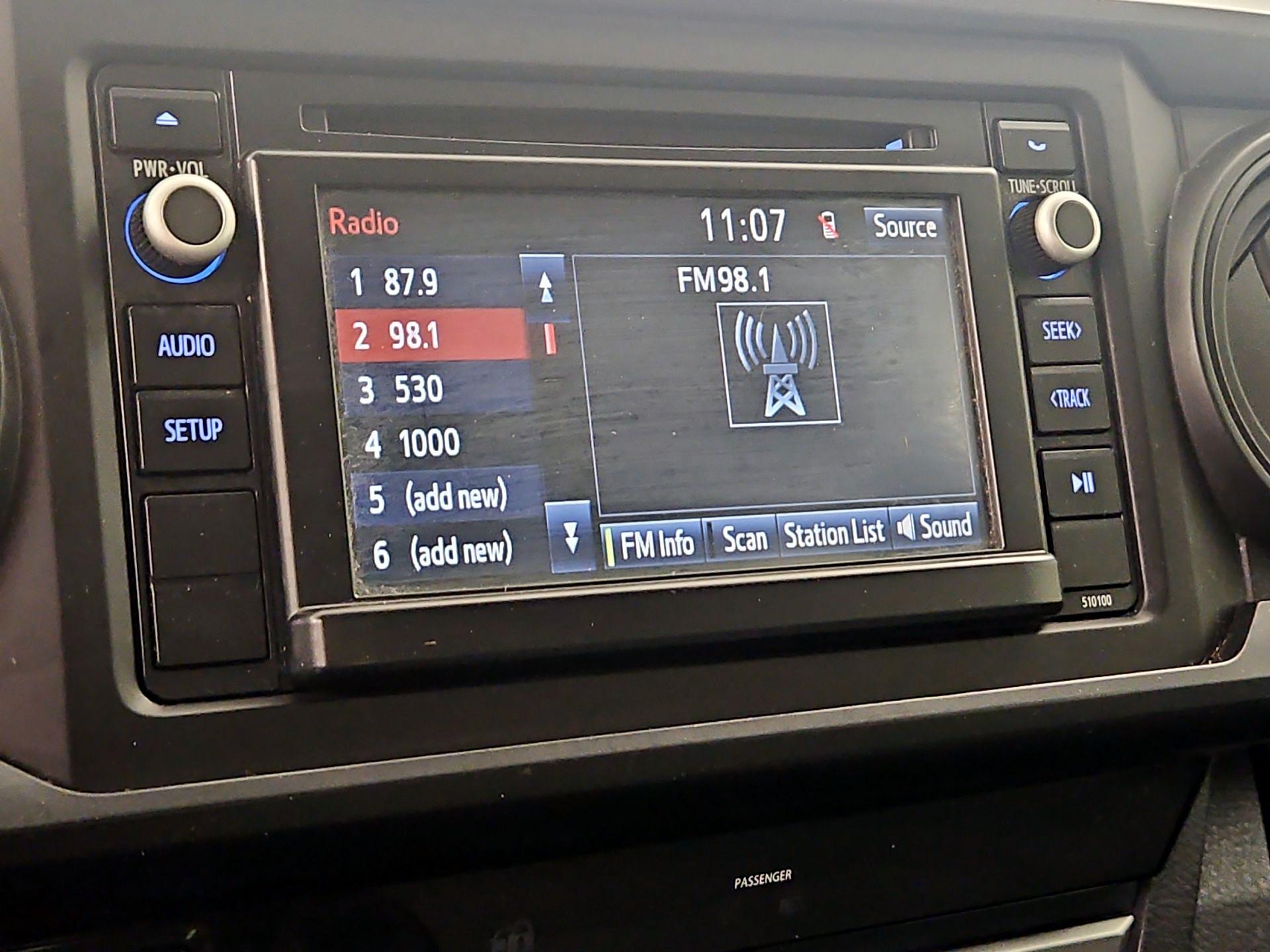 Thumbnail: 2016 Toyota Tacoma - 14