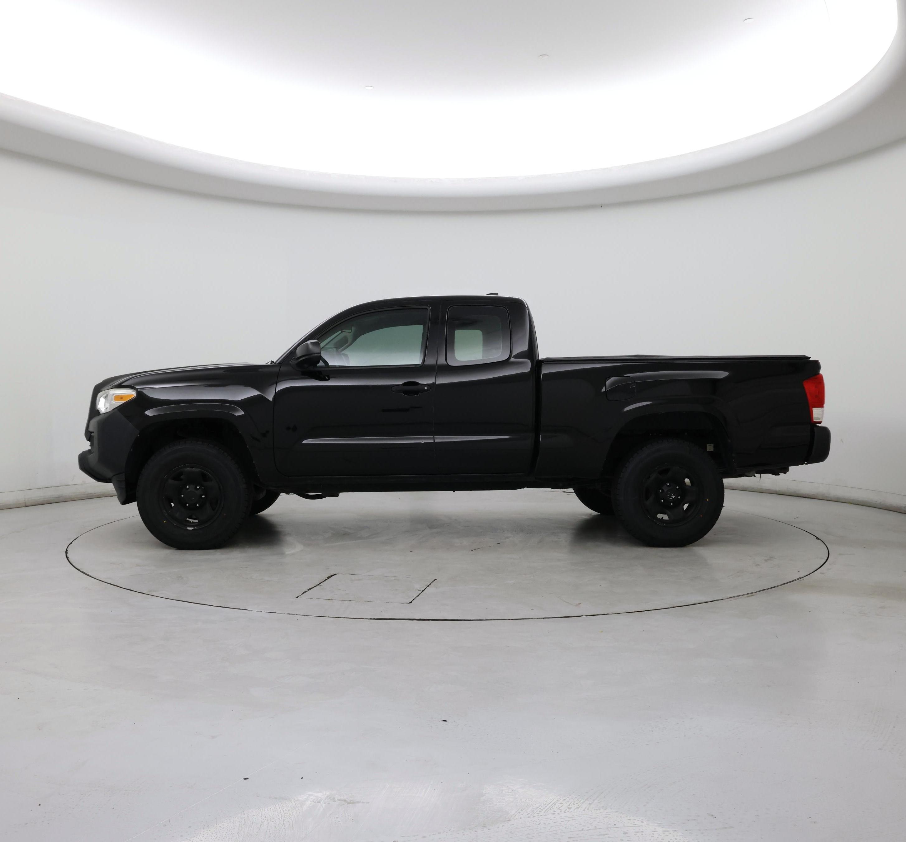 Thumbnail: 2016 Toyota Tacoma - 3