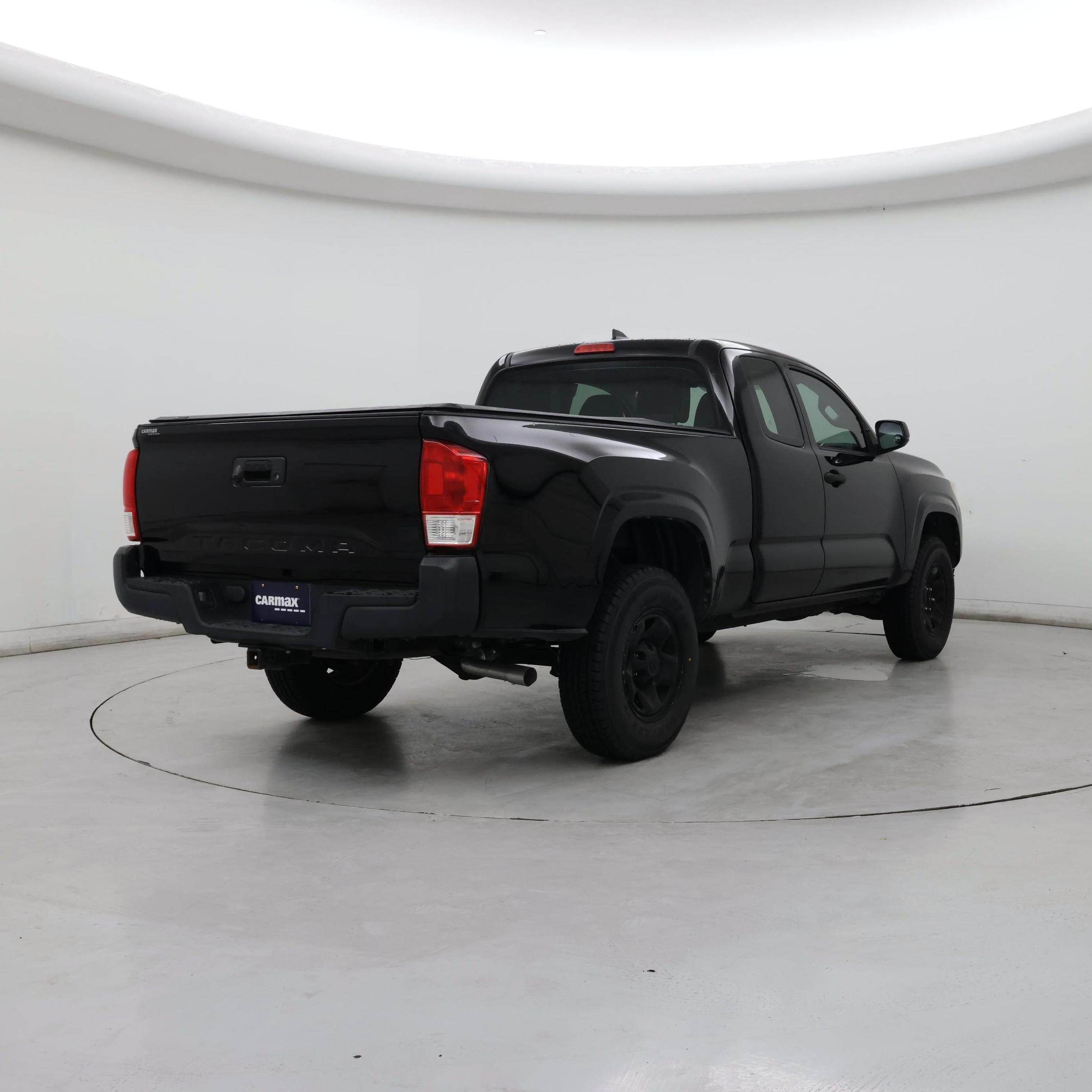 Thumbnail: 2016 Toyota Tacoma - 8