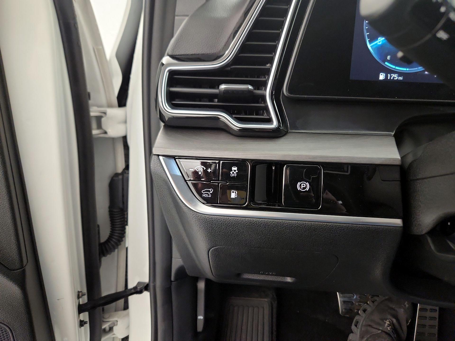 Thumbnail: 2023 Kia Sportage - 13