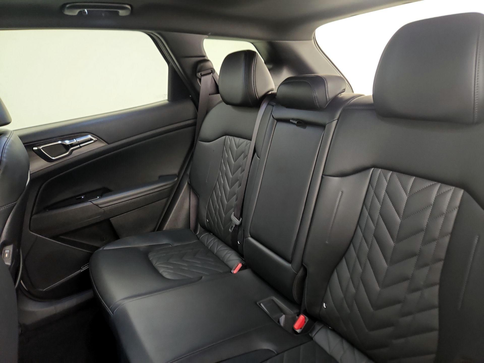 Thumbnail: 2023 Kia Sportage - 20