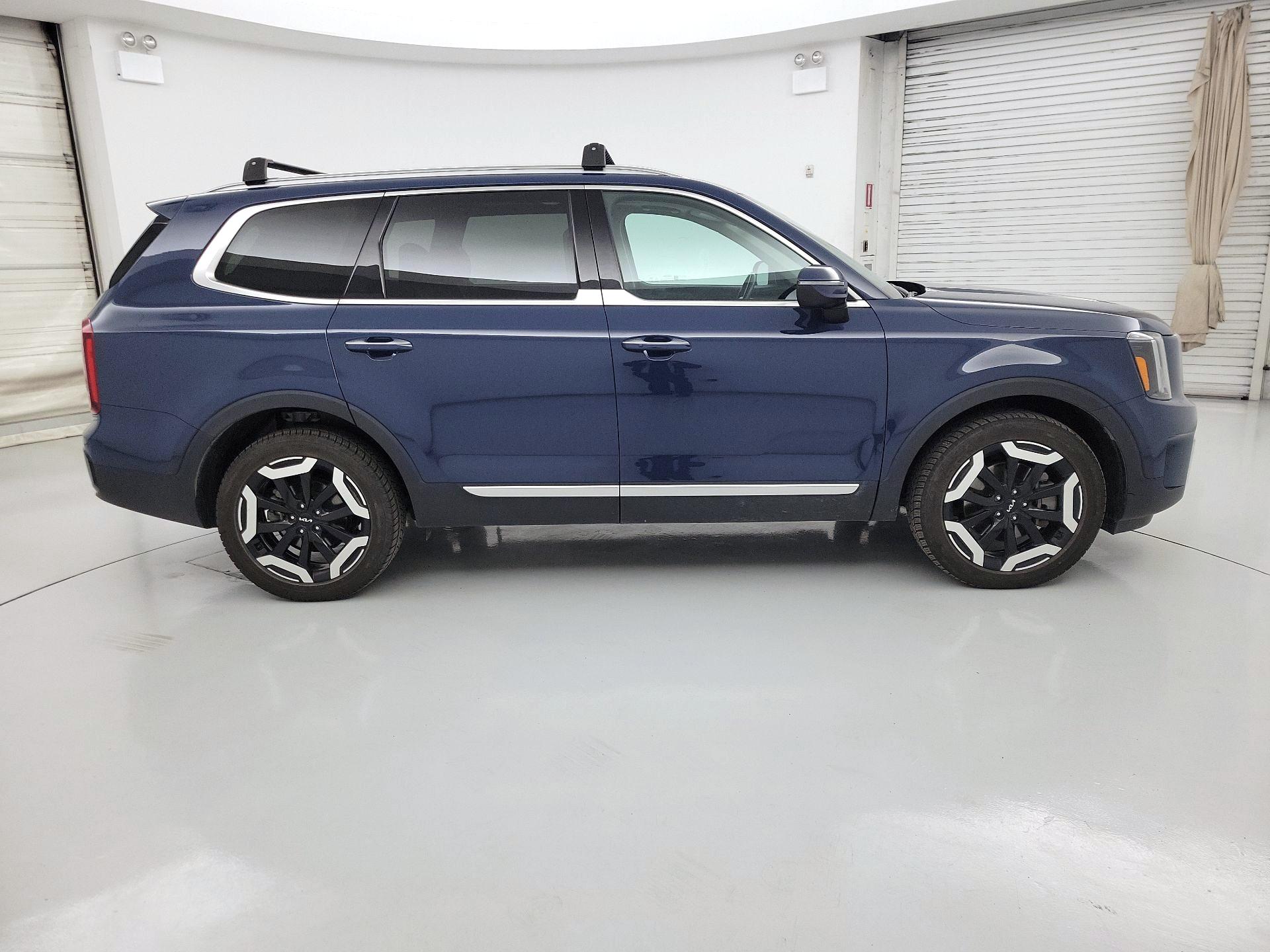 Thumbnail: 2023 Kia Telluride - 4