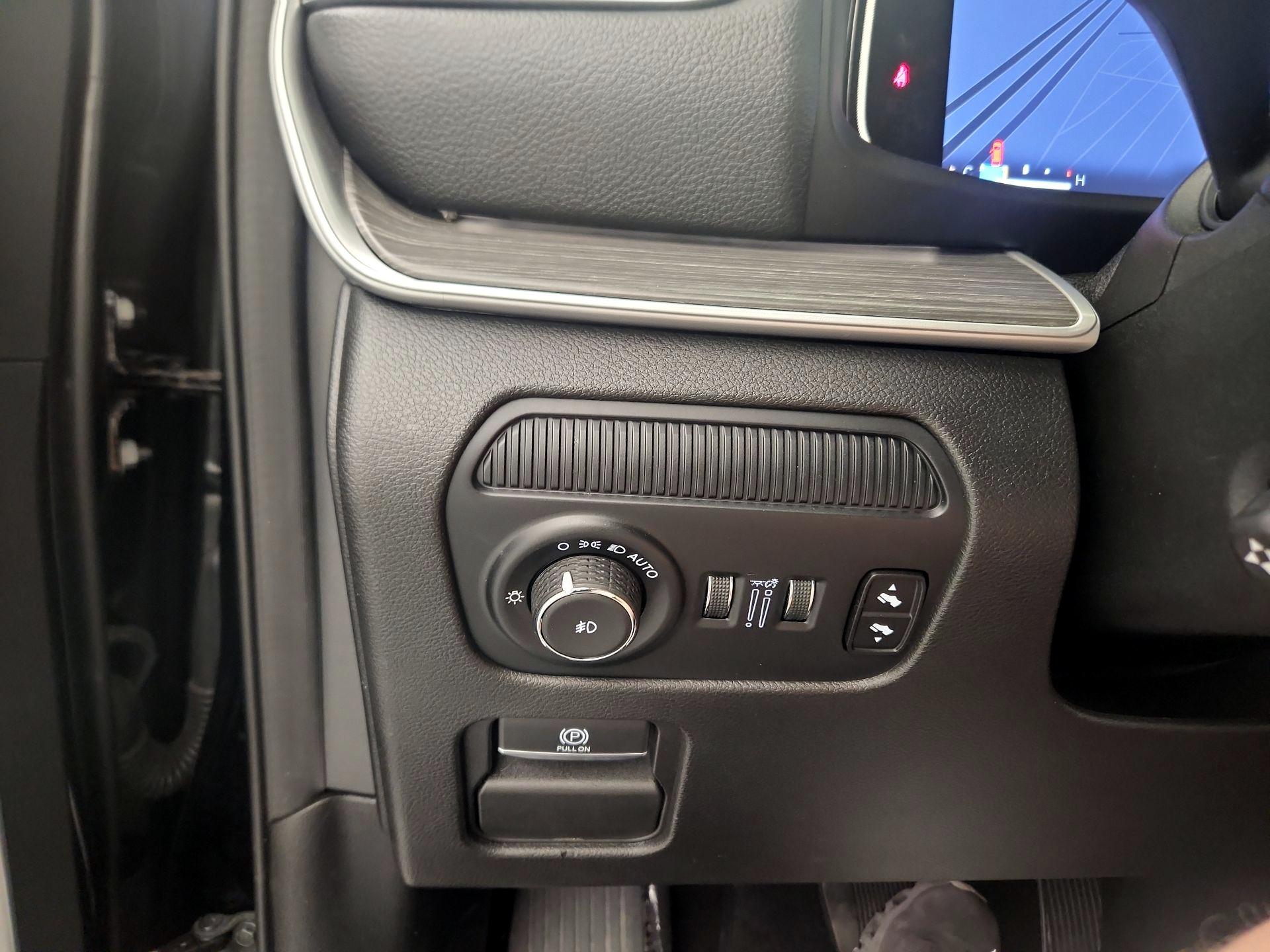 Thumbnail: 2024 Jeep Wagoneer - 13