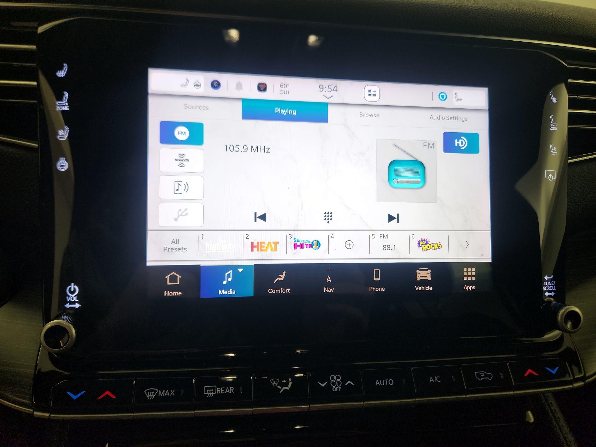 Thumbnail: 2024 Jeep Wagoneer - 16