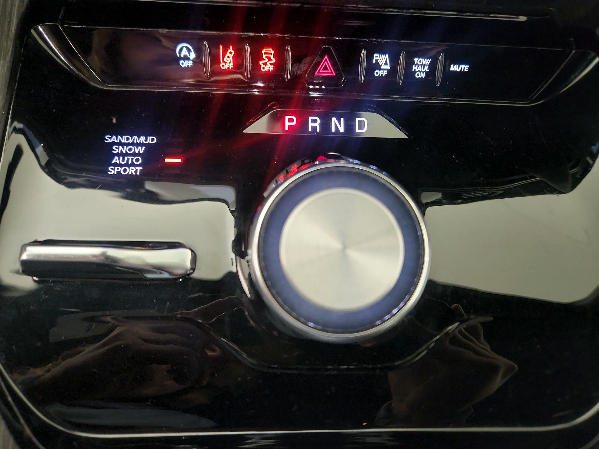 Thumbnail: 2024 Jeep Wagoneer - 18