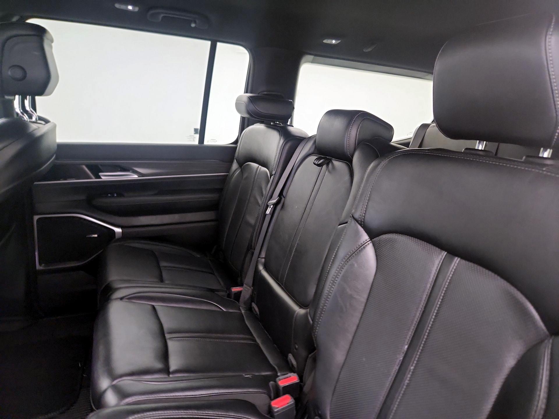 Thumbnail: 2024 Jeep Wagoneer - 20