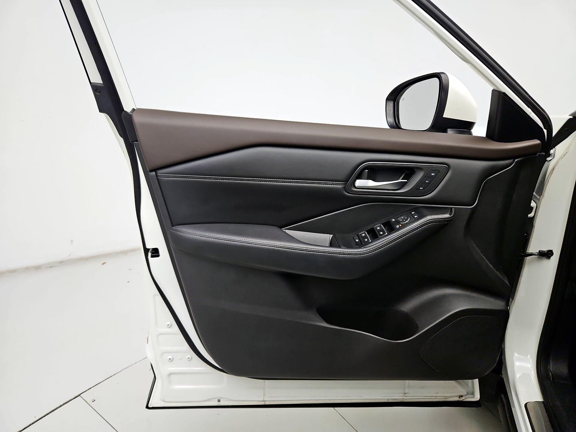Thumbnail: 2023 Nissan Rogue - 12