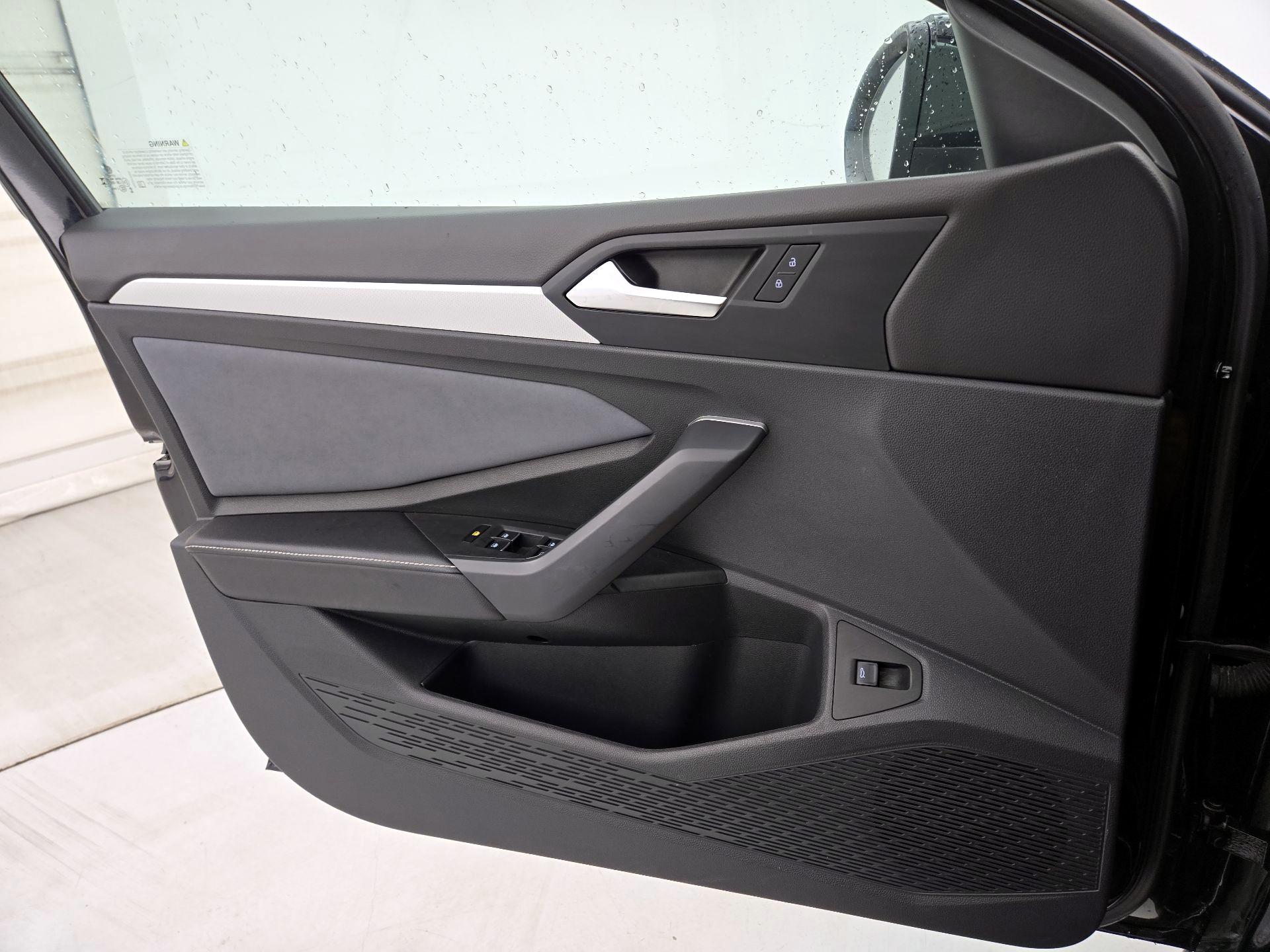 Thumbnail: 2025 Volkswagen Jetta - 12