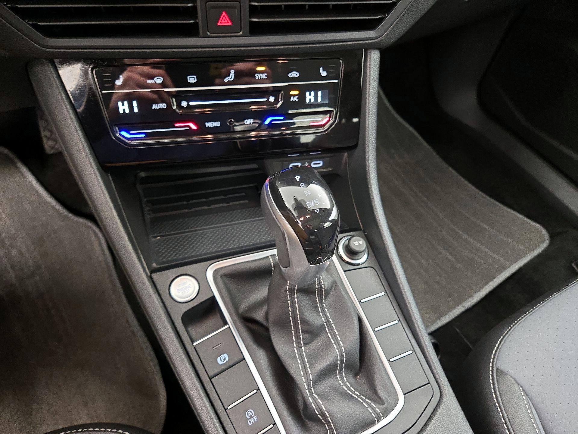 Thumbnail: 2025 Volkswagen Jetta - 17