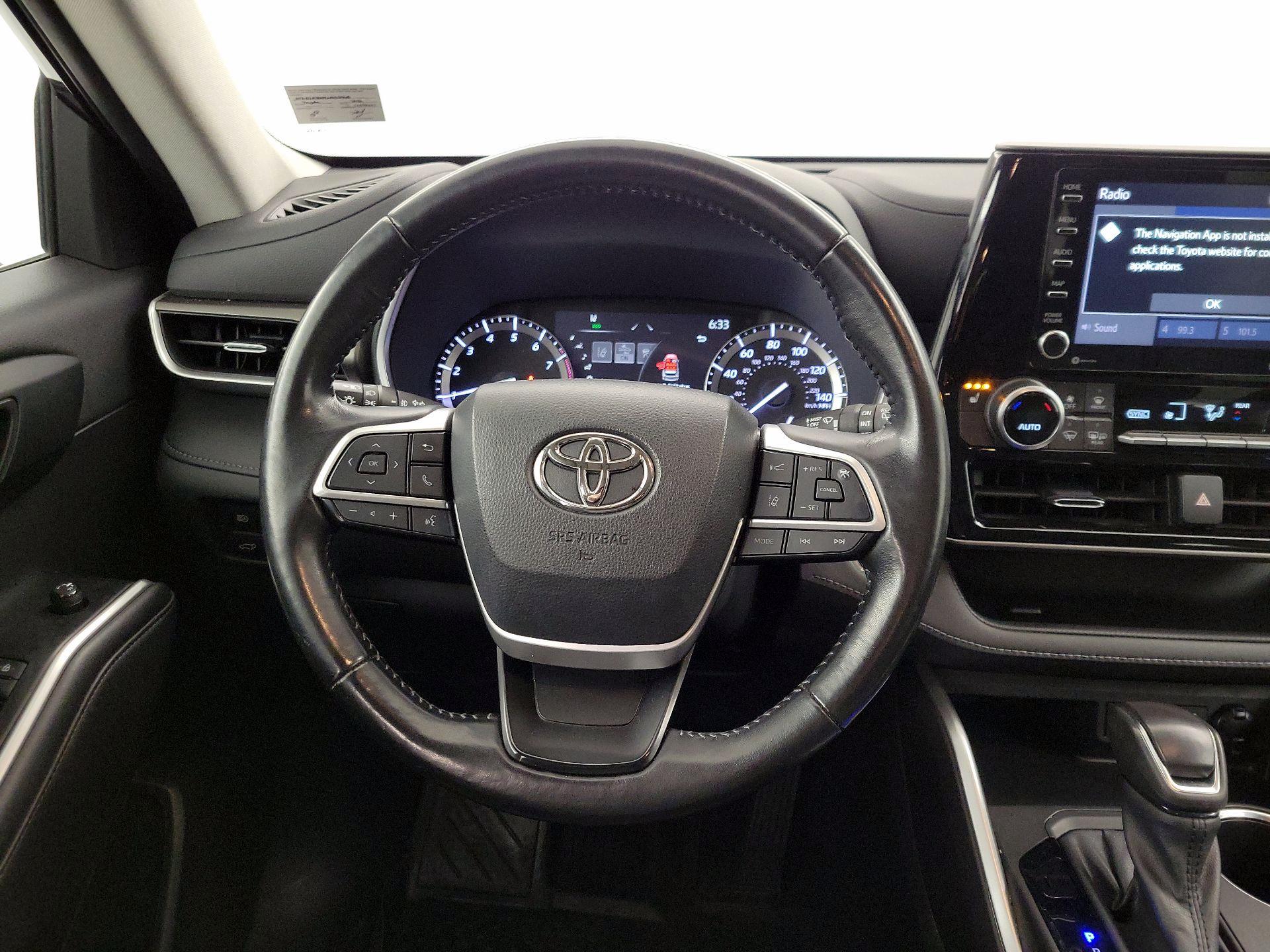 Thumbnail: 2022 Toyota Highlander - 10