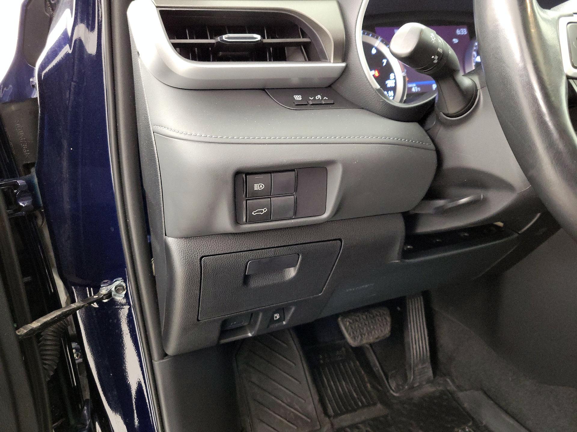 Thumbnail: 2022 Toyota Highlander - 13