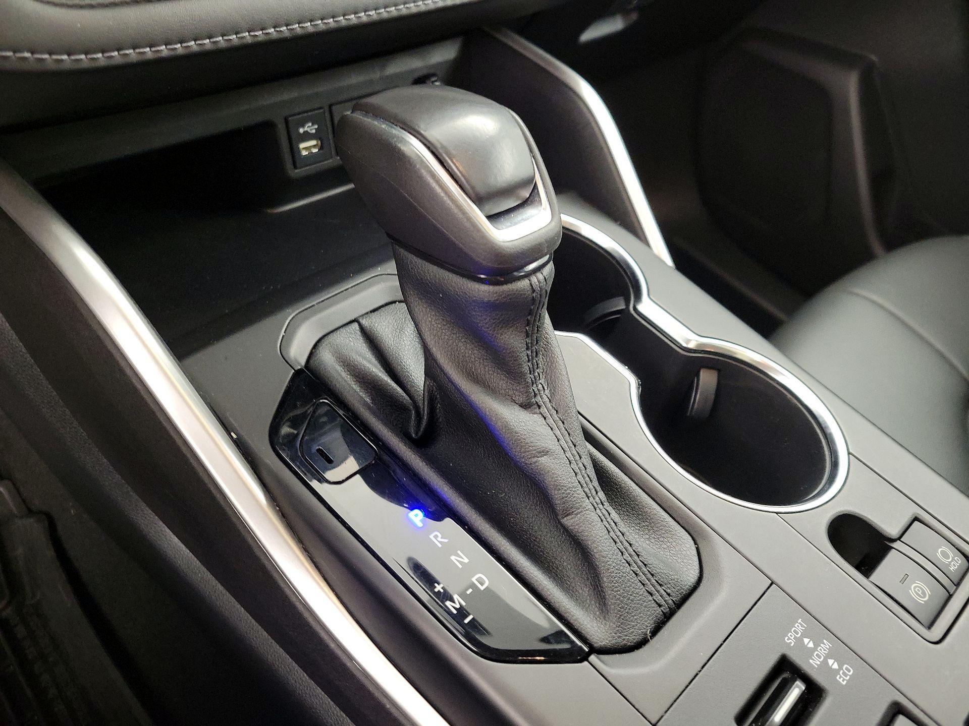 Thumbnail: 2022 Toyota Highlander - 17