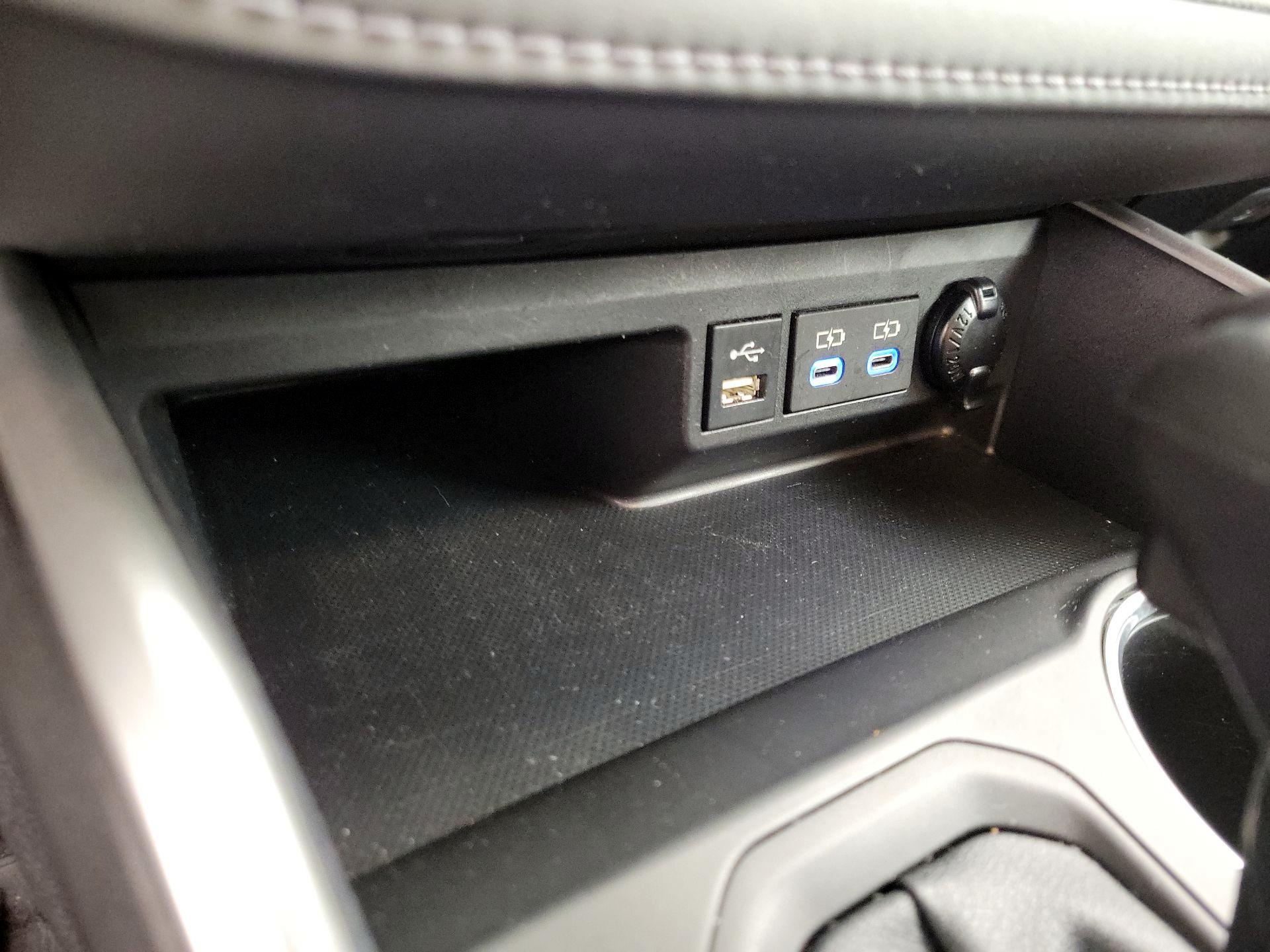 Thumbnail: 2022 Toyota Highlander - 18