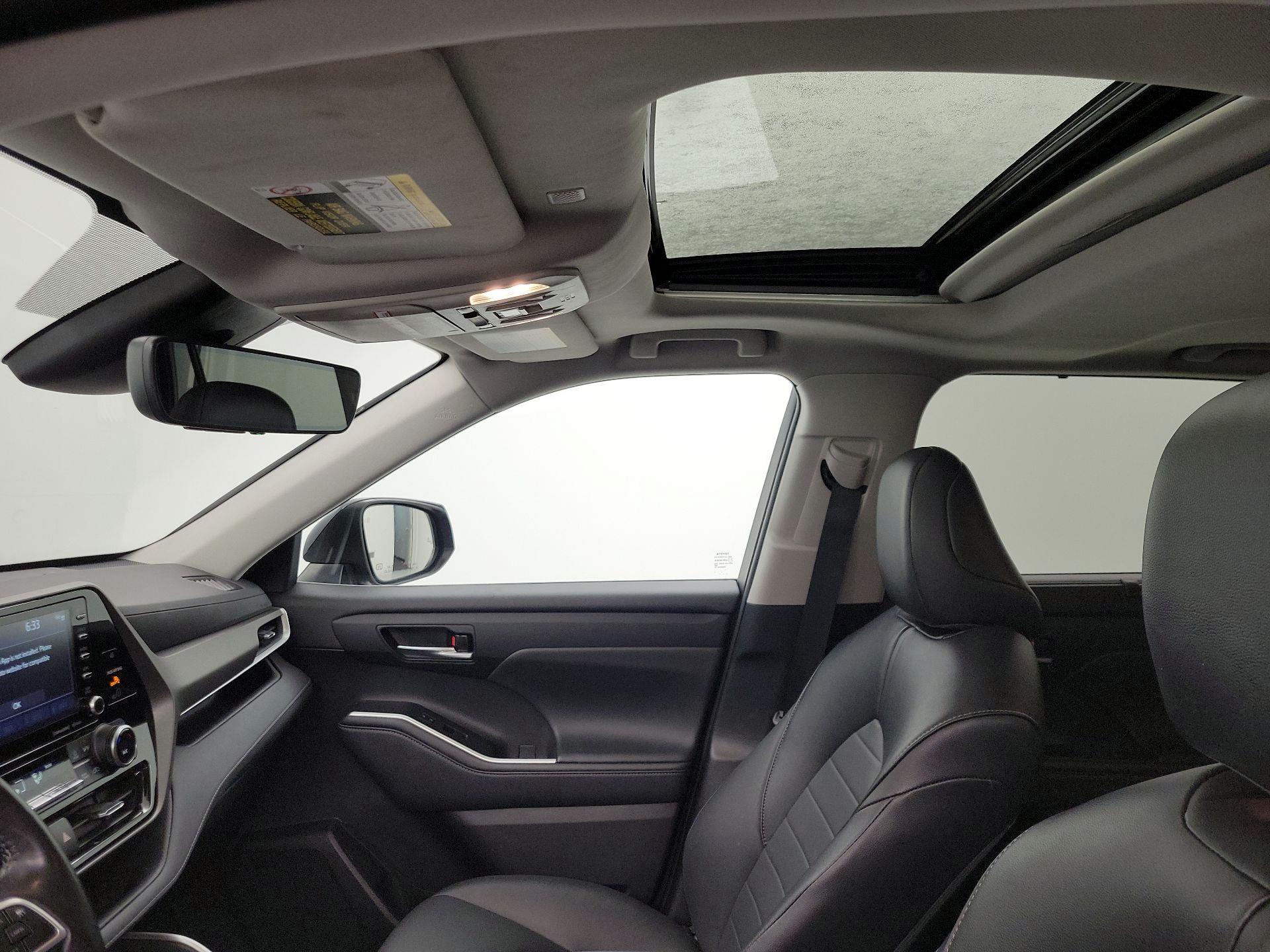 Thumbnail: 2022 Toyota Highlander - 19