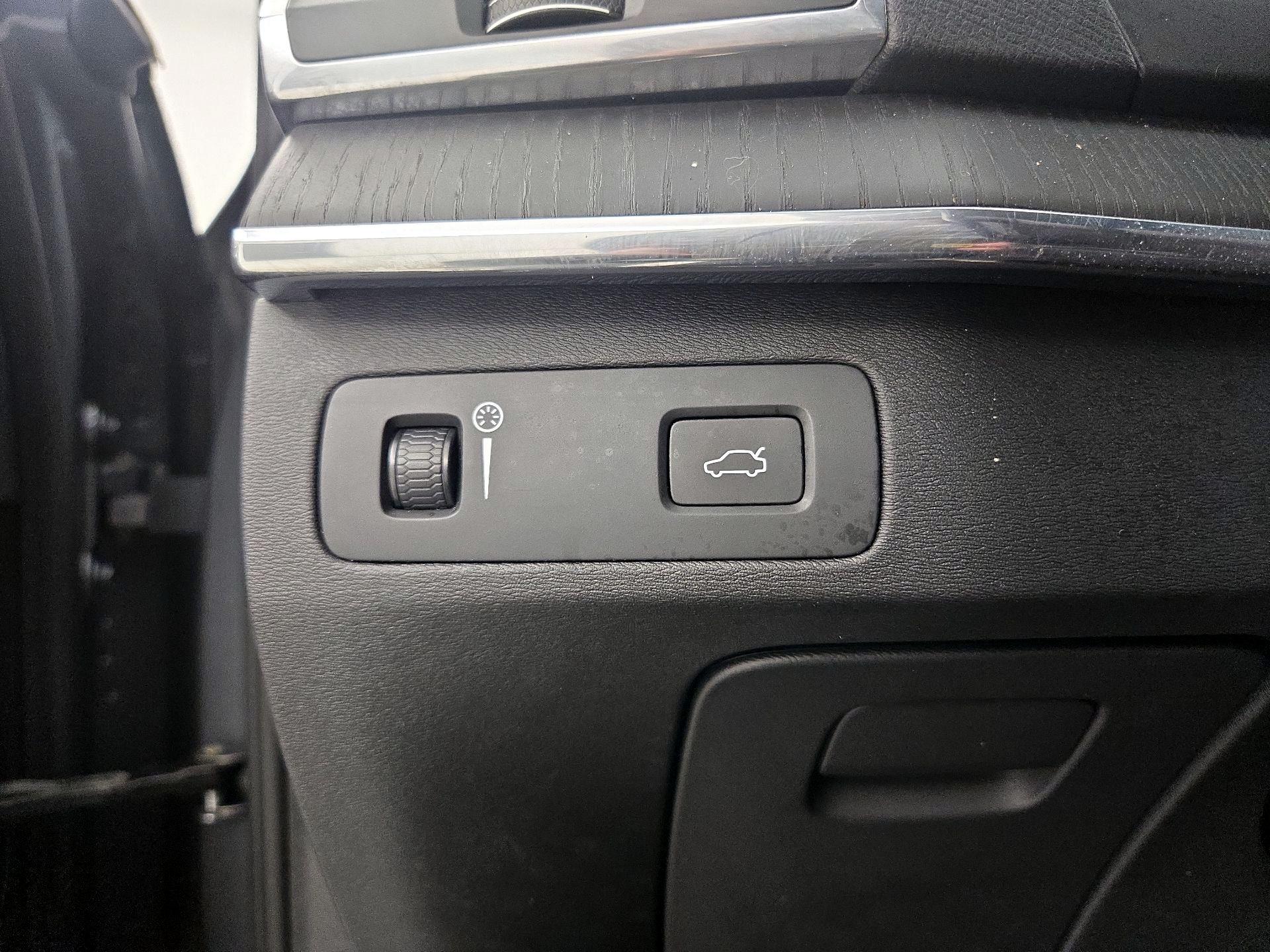 Thumbnail: 2020 Volvo XC90 - 13