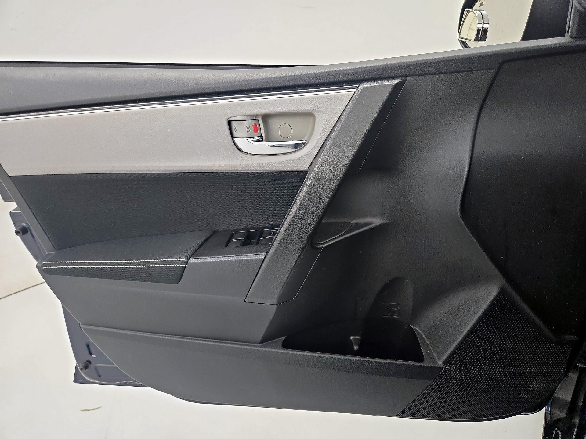 Thumbnail: 2017 Toyota Corolla - 12