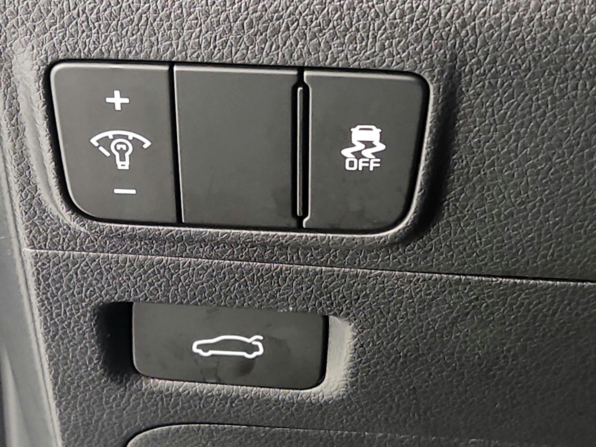 Thumbnail: 2025 Kia K5 - 12