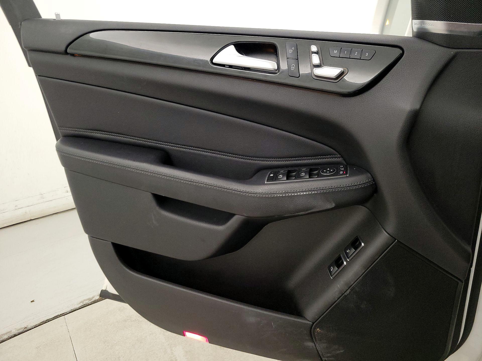 Thumbnail: 2019 Mercedes-Benz GLS - 12