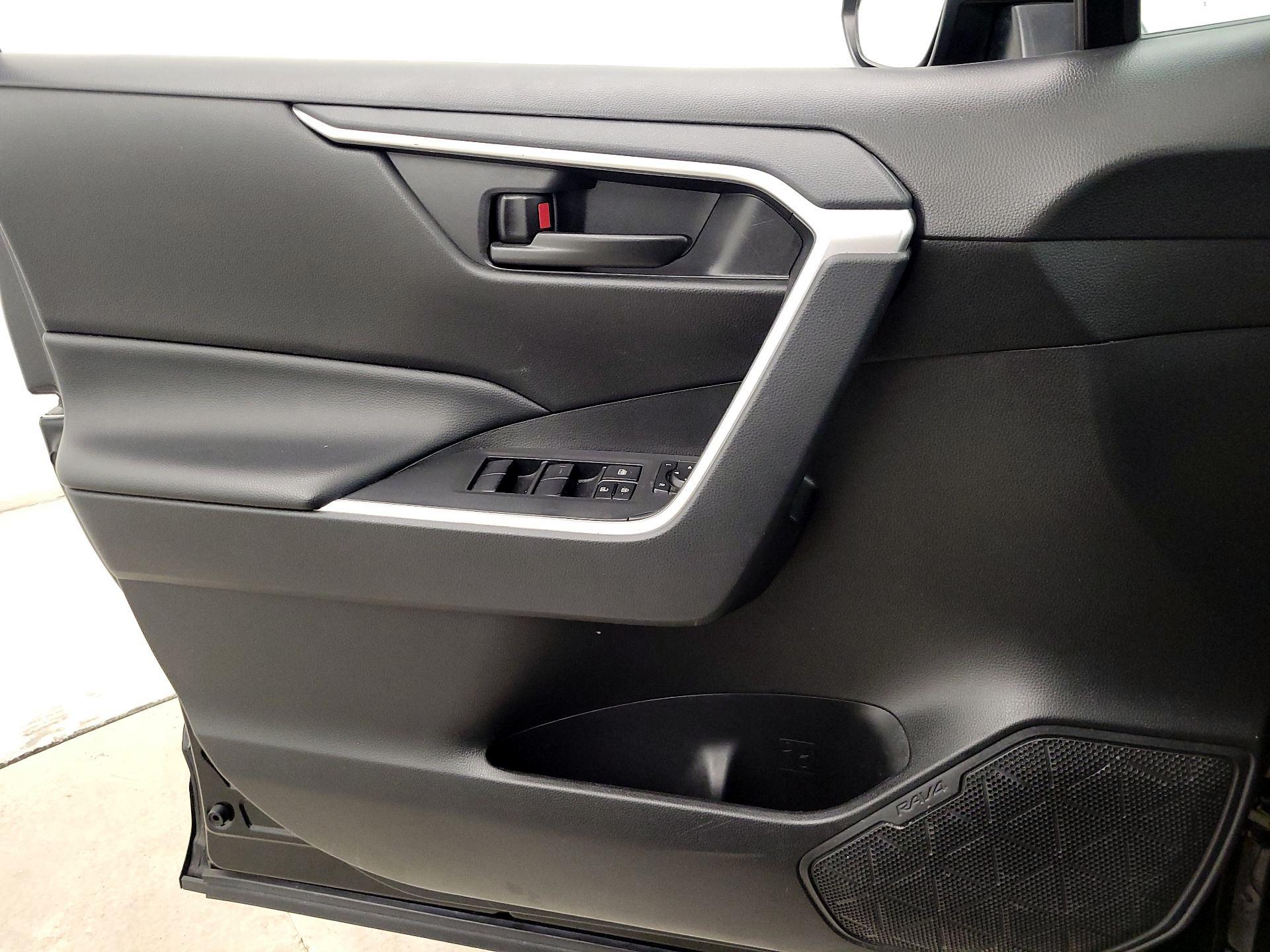 Thumbnail: 2023 Toyota RAV4 - 12