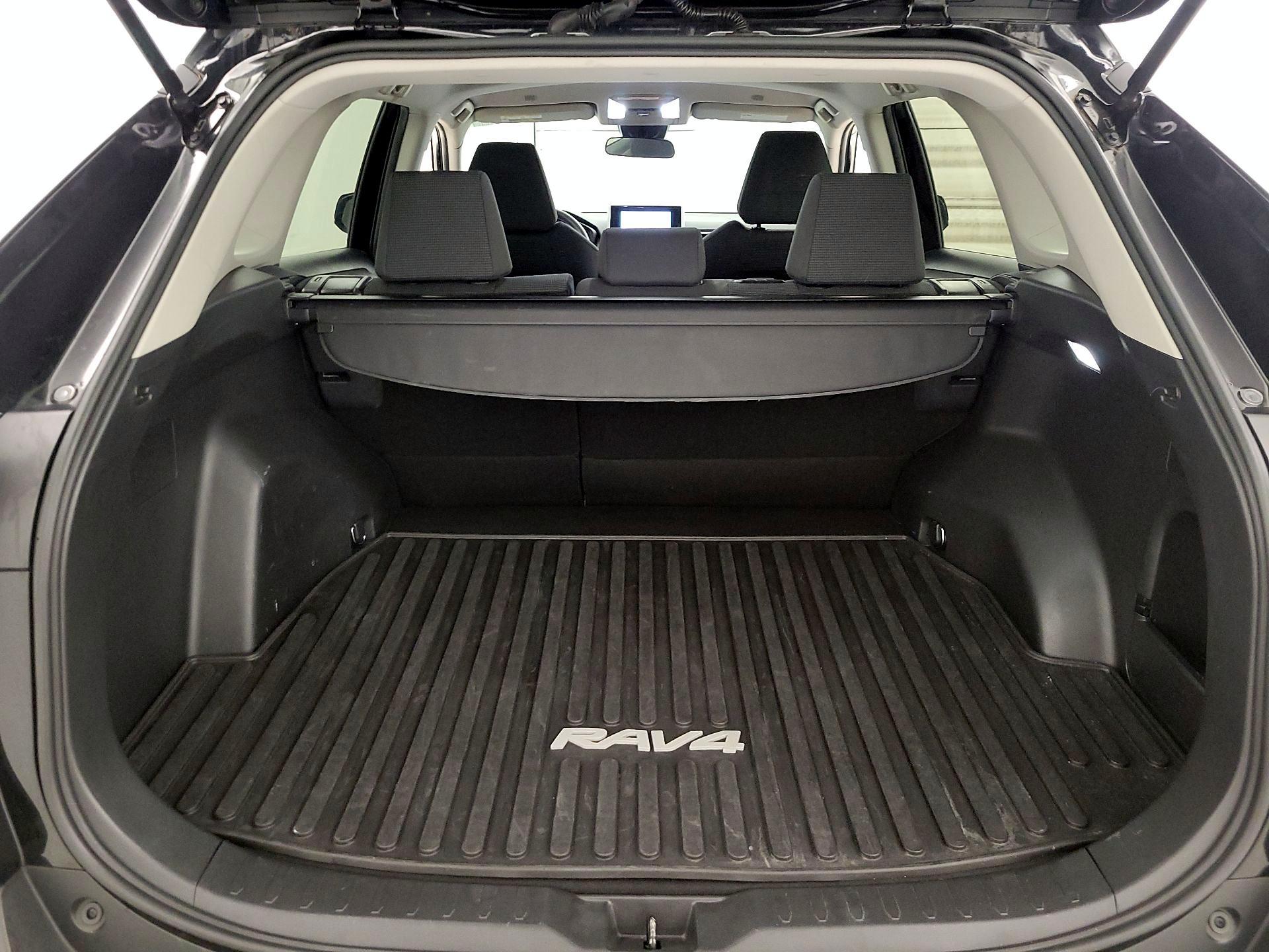 Thumbnail: 2023 Toyota RAV4 - 20