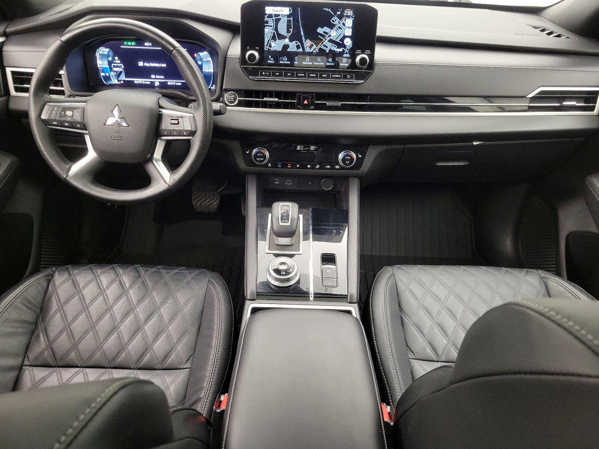 Thumbnail: 2023 Mitsubishi Outlander - 9