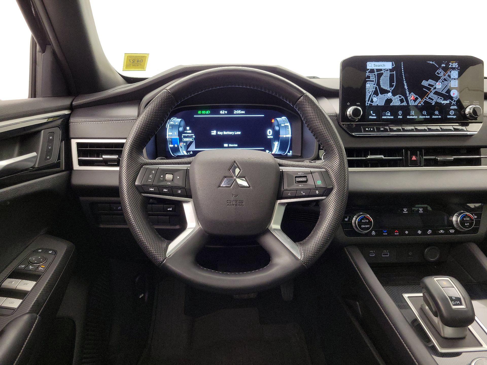 Thumbnail: 2023 Mitsubishi Outlander - 10