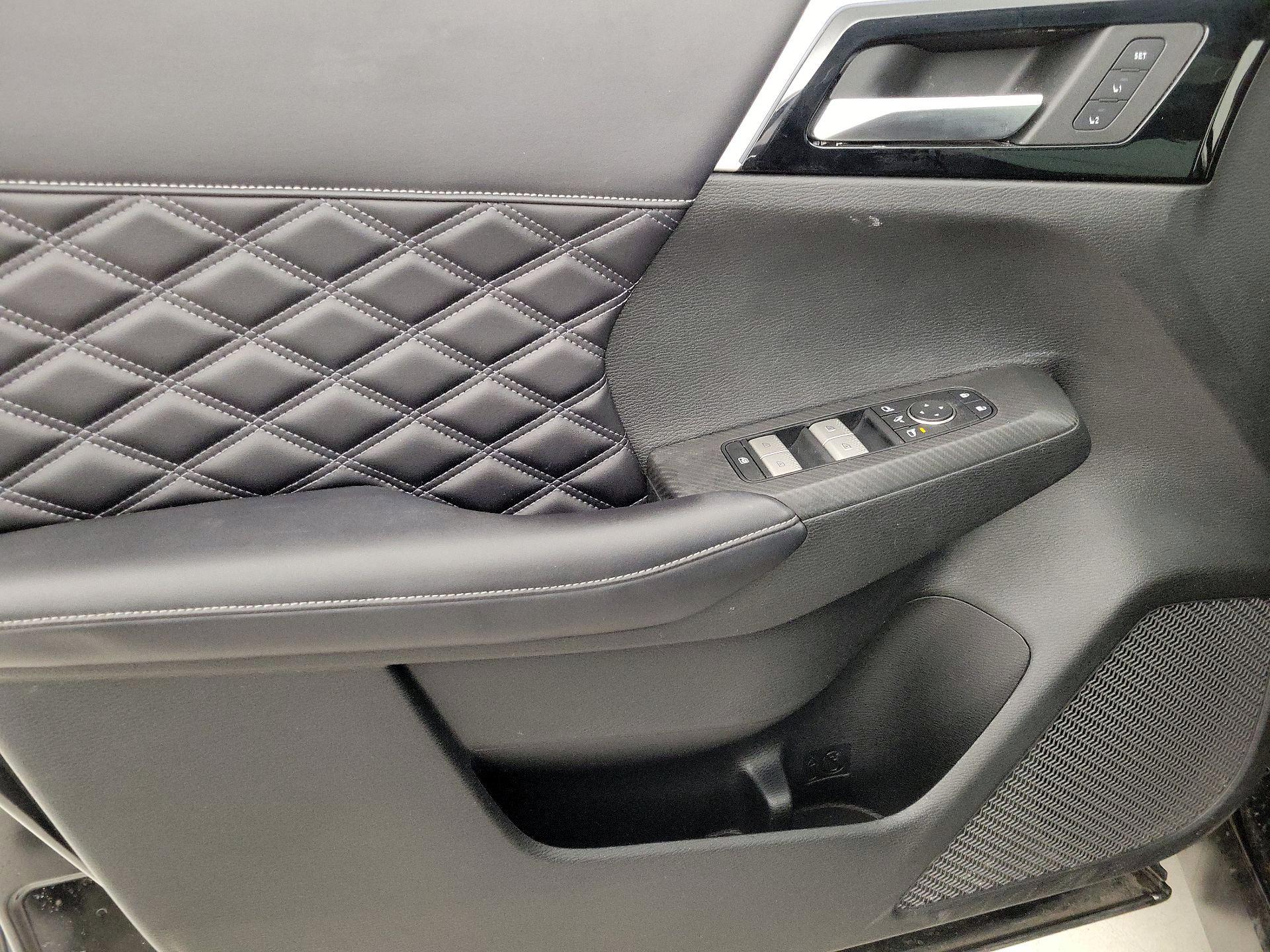 Thumbnail: 2023 Mitsubishi Outlander - 12