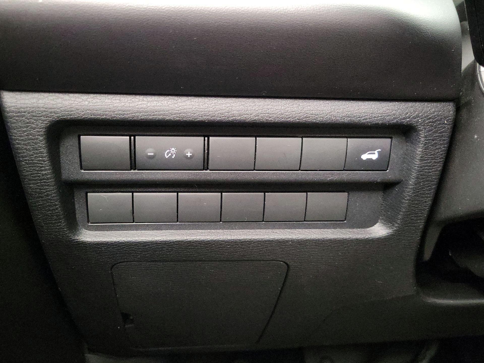 Thumbnail: 2023 Mitsubishi Outlander - 13