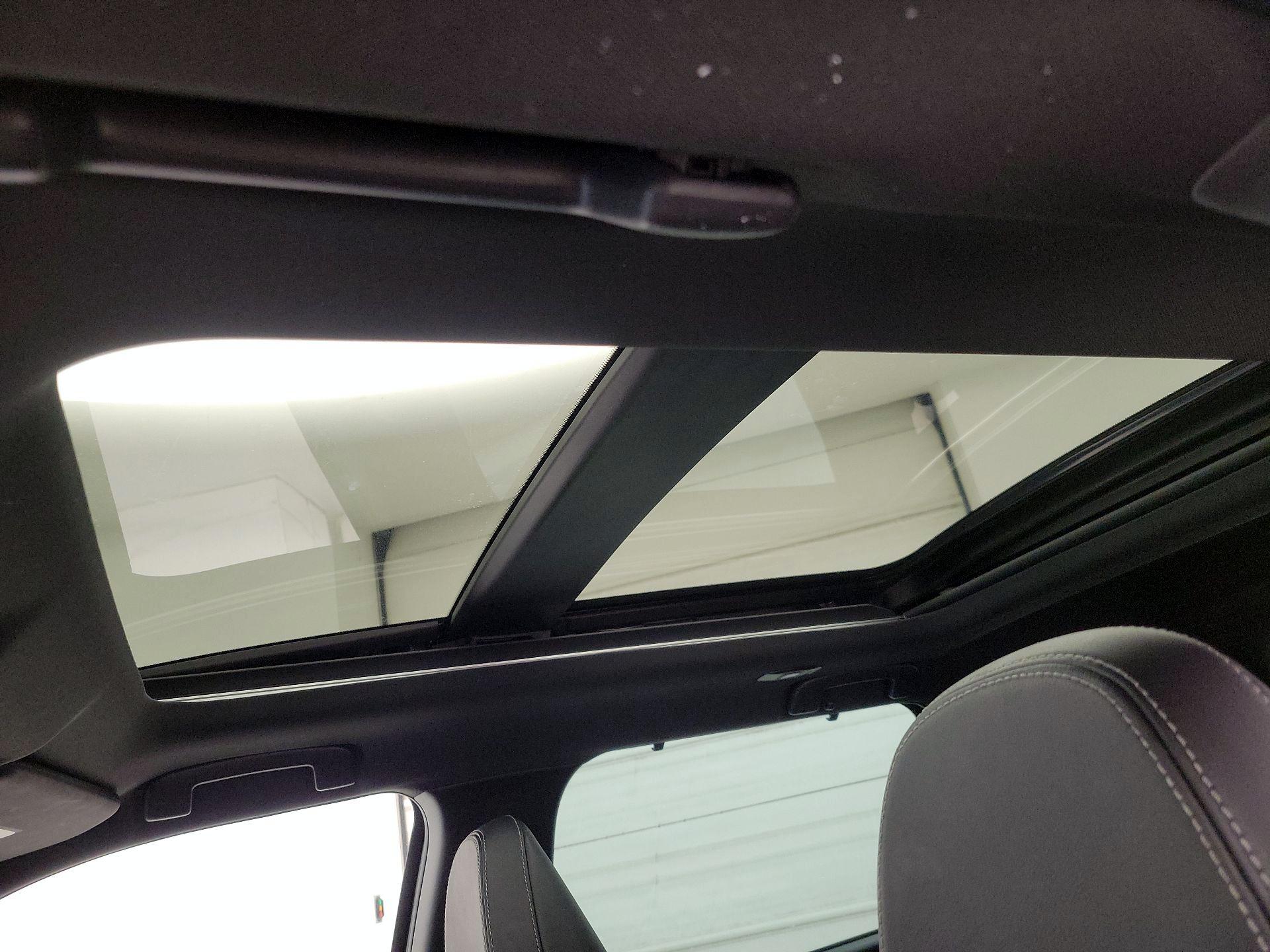 Thumbnail: 2023 Mitsubishi Outlander - 20