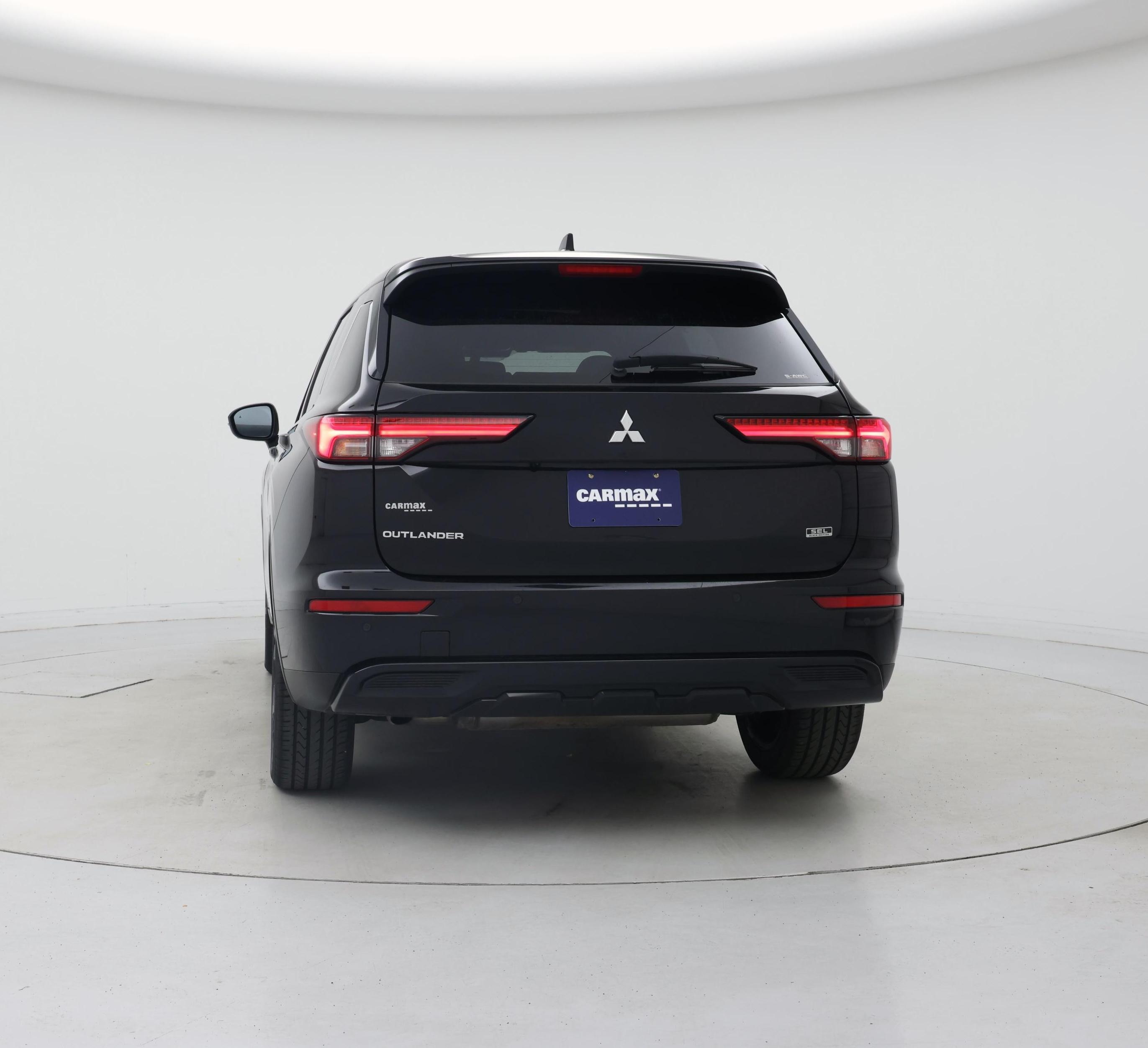 Thumbnail: 2023 Mitsubishi Outlander - 6