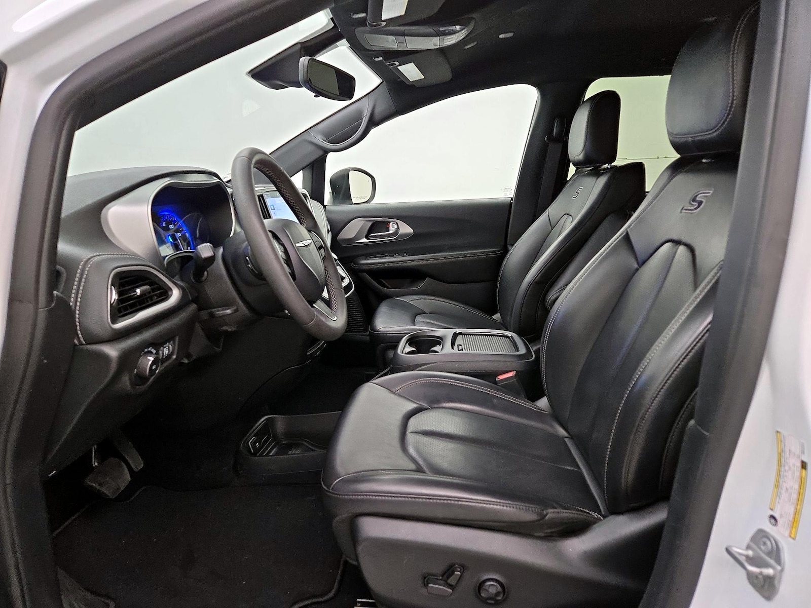 2023 Chrysler Pacifica Touring L - Photo 12