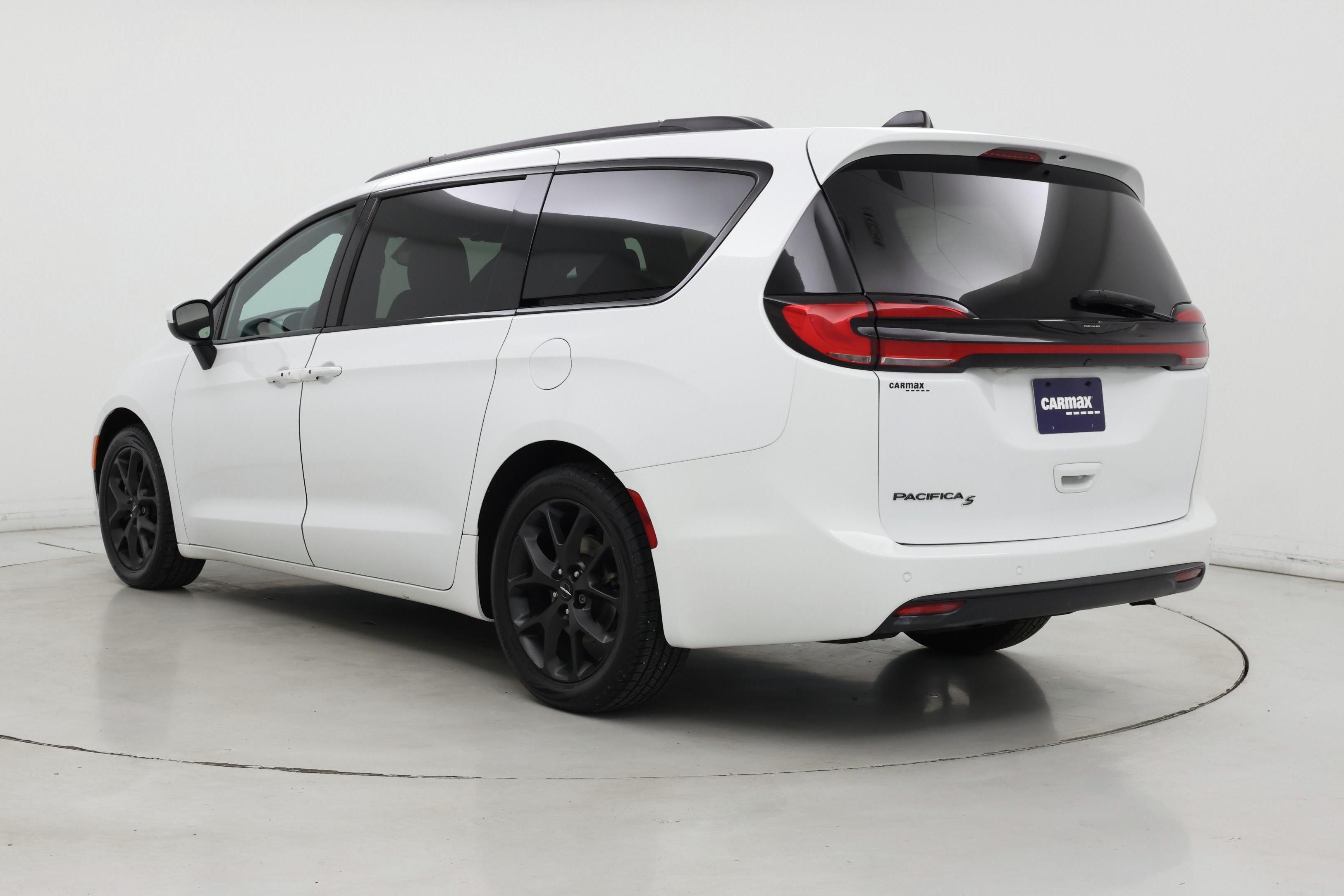 Thumbnail: 2023 Chrysler Pacifica - 2