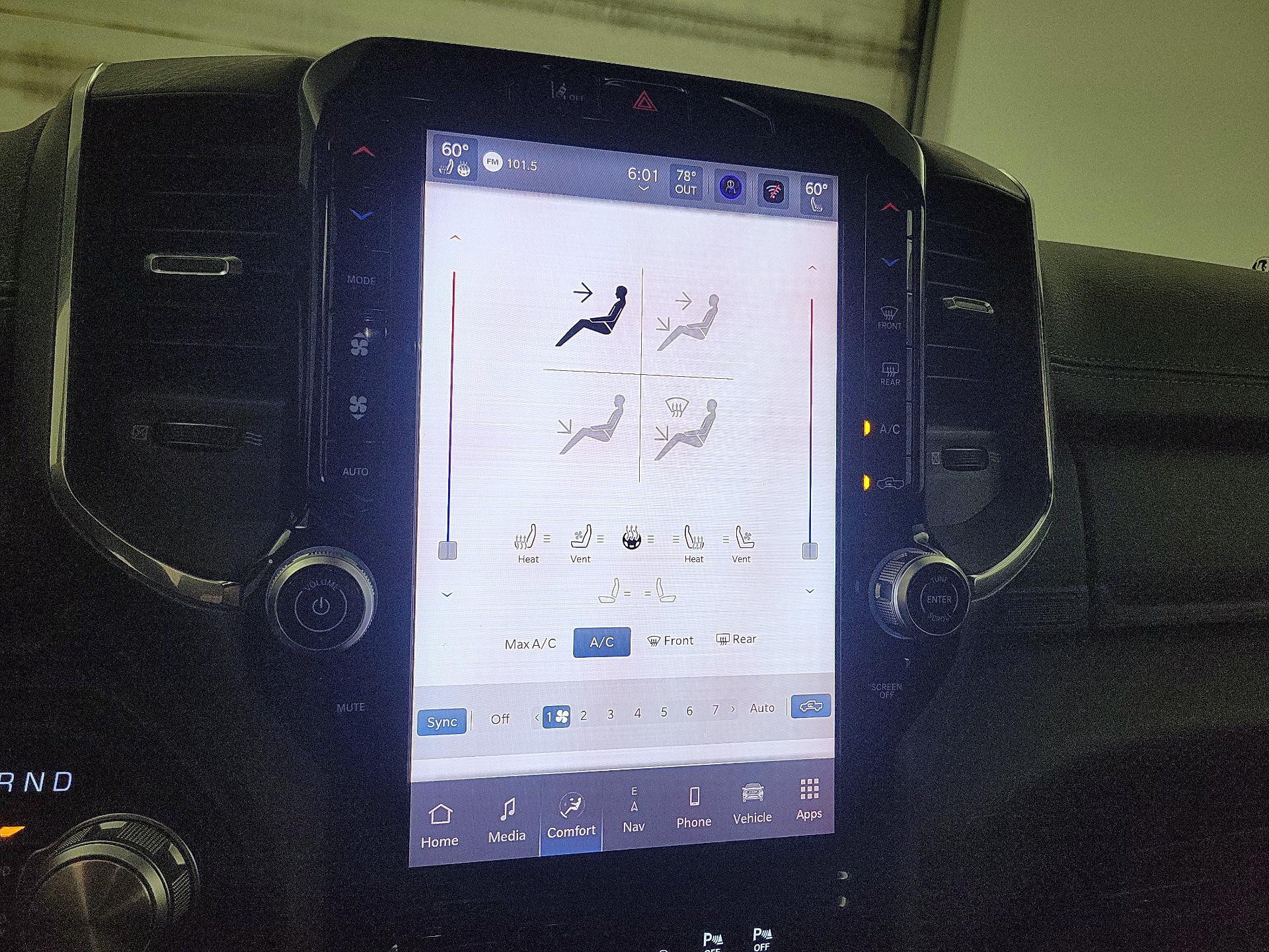 Thumbnail: 2025 RAM 1500 - 17