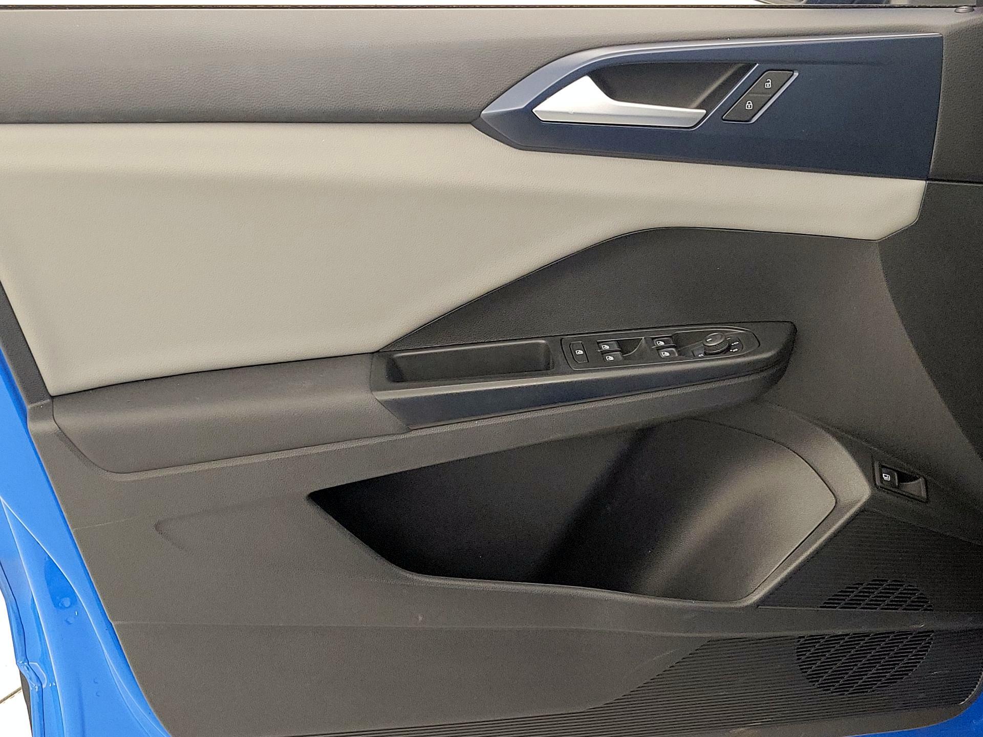 Thumbnail: 2022 Volkswagen Taos - 12