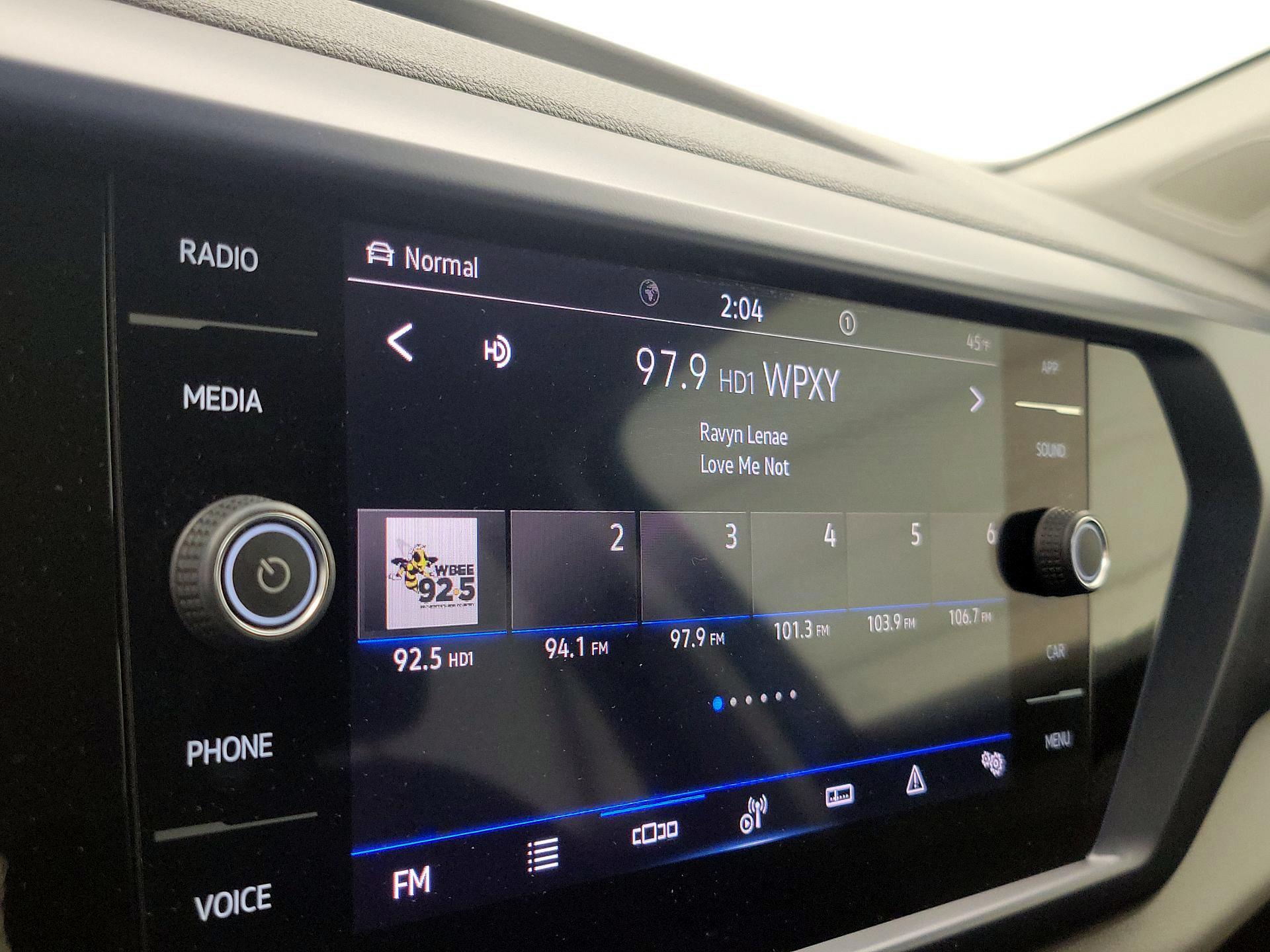 Thumbnail: 2022 Volkswagen Taos - 15