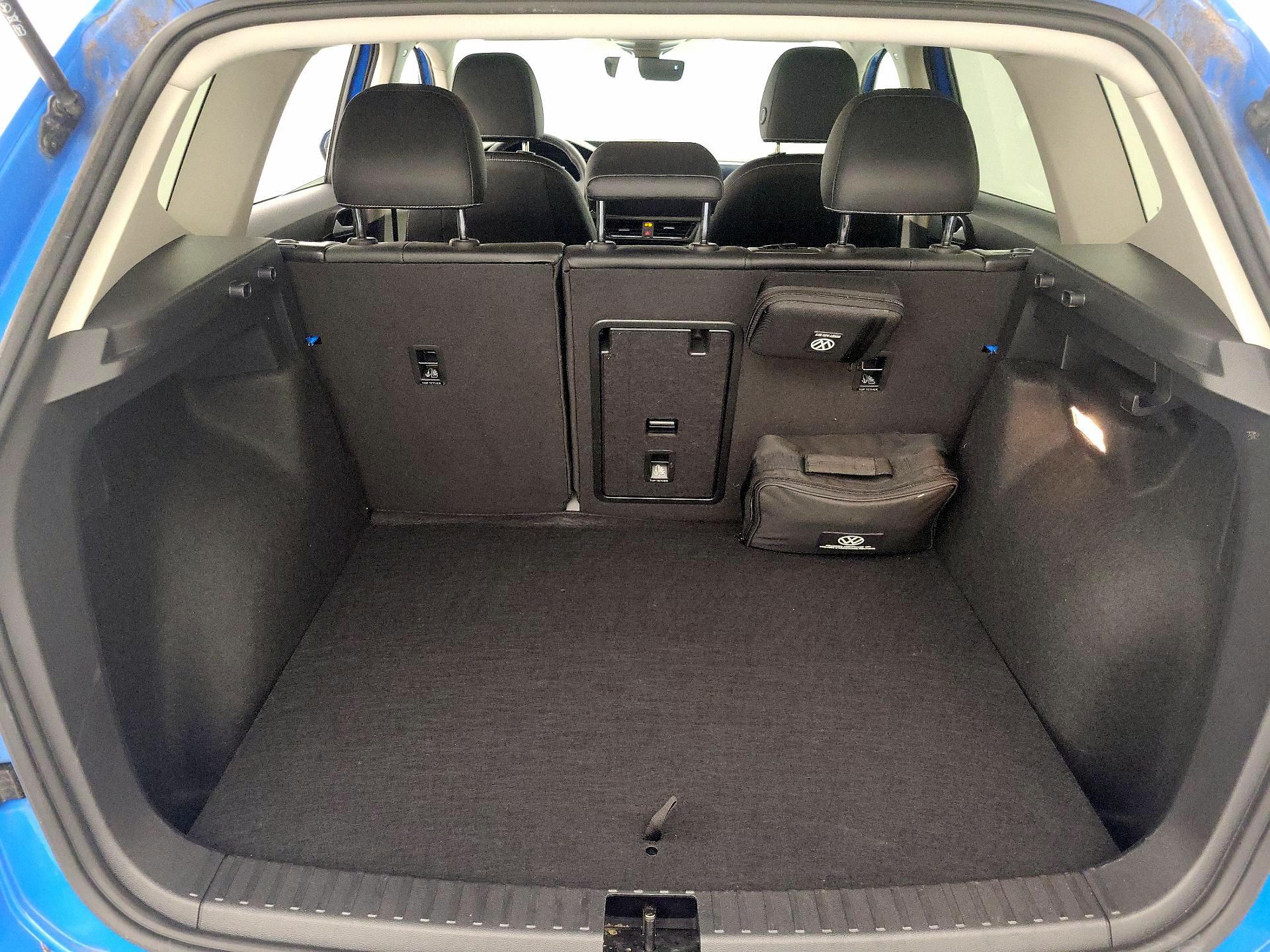 Thumbnail: 2022 Volkswagen Taos - 20