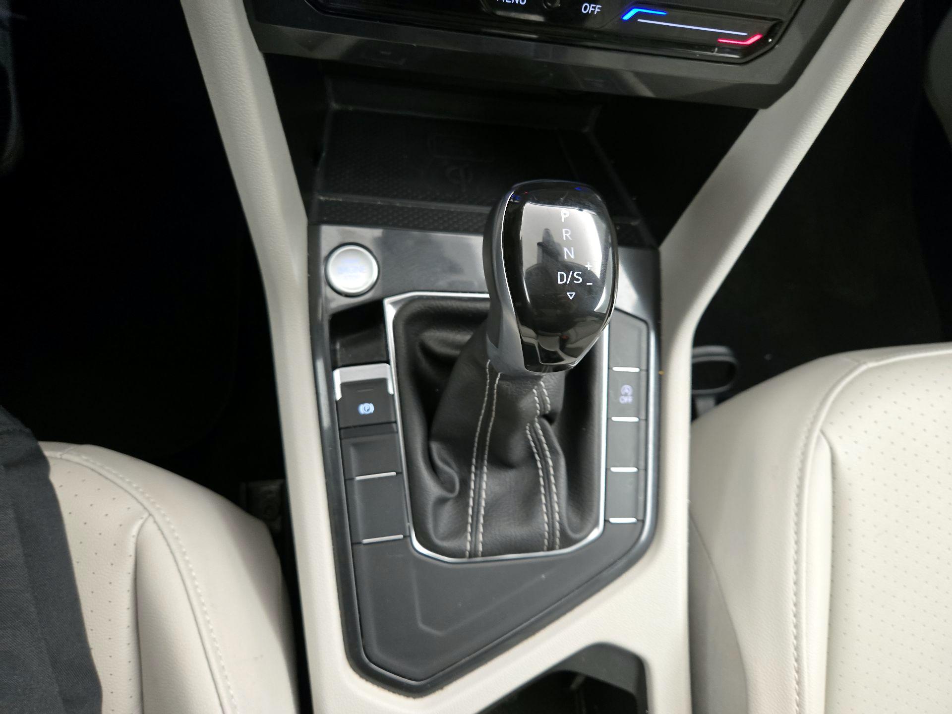 Thumbnail: 2024 Volkswagen Tiguan - 17