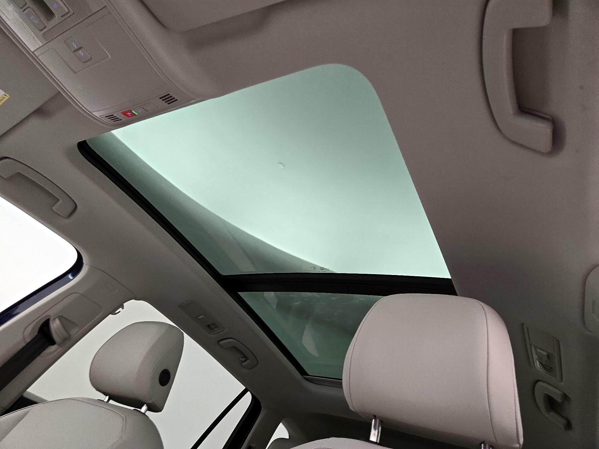 Thumbnail: 2024 Volkswagen Tiguan - 19