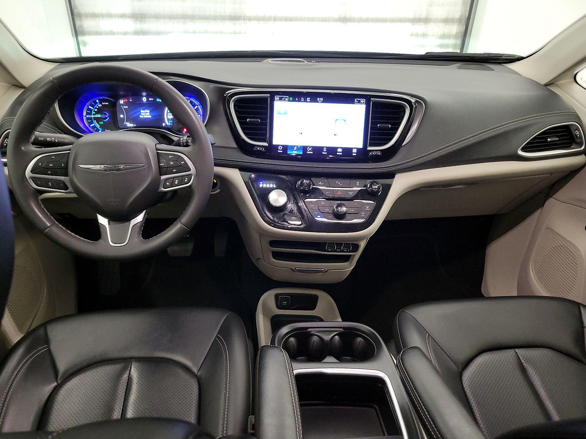 Thumbnail: 2023 Chrysler Pacifica - 9