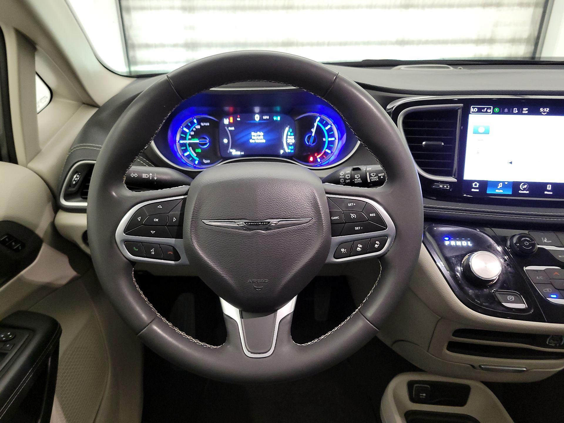 Thumbnail: 2023 Chrysler Pacifica - 10